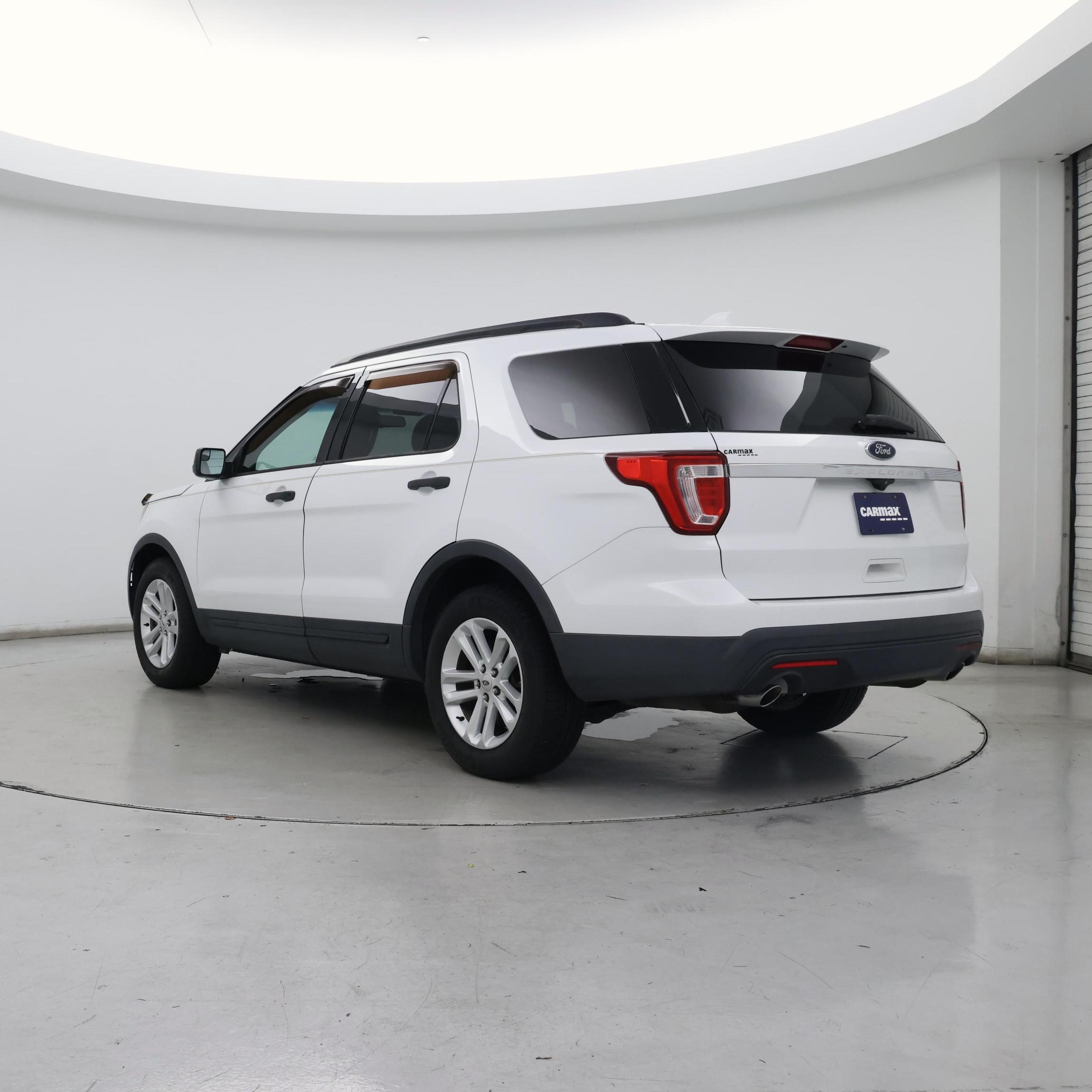 Thumbnail: 2016 Ford Explorer - 2