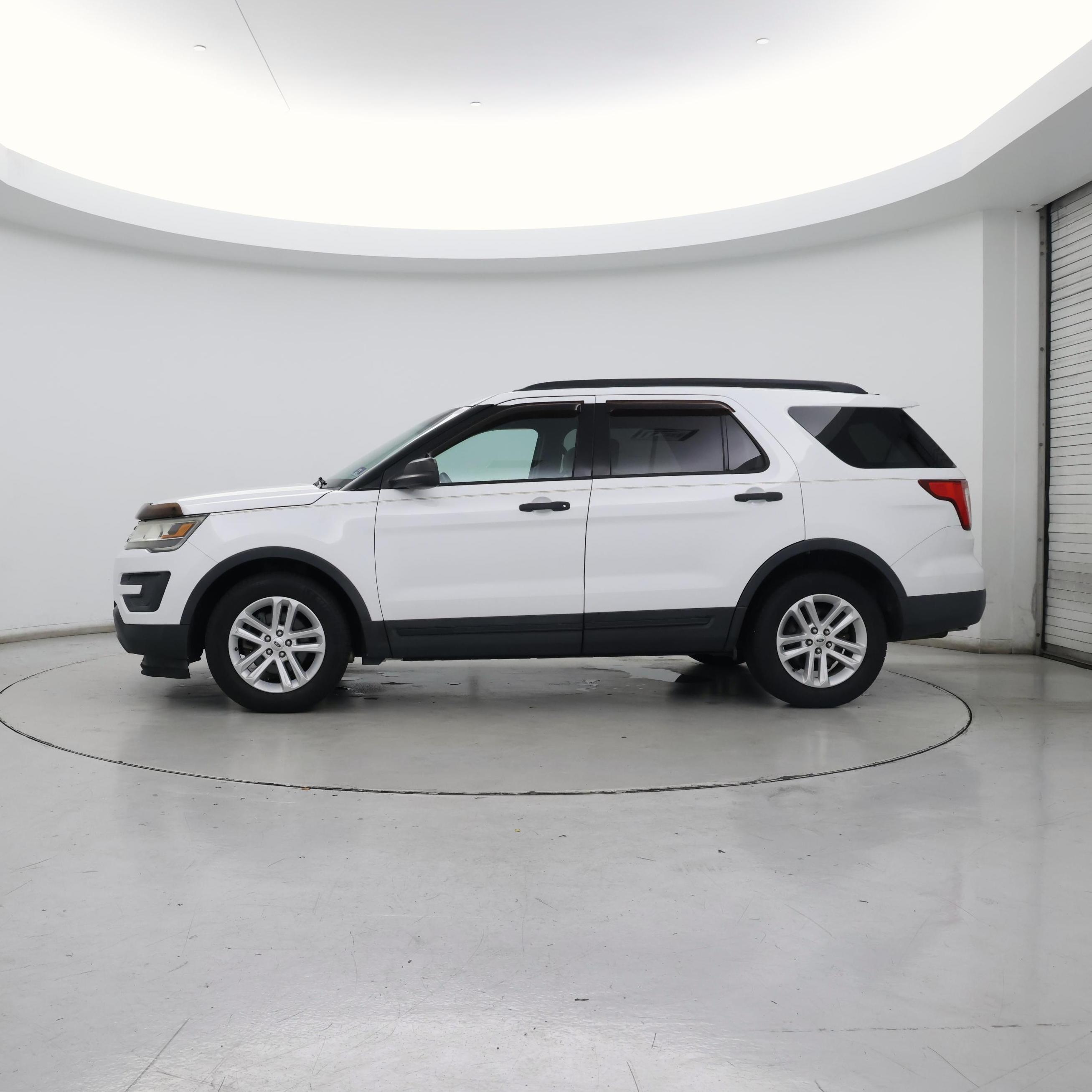 Thumbnail: 2016 Ford Explorer - 3