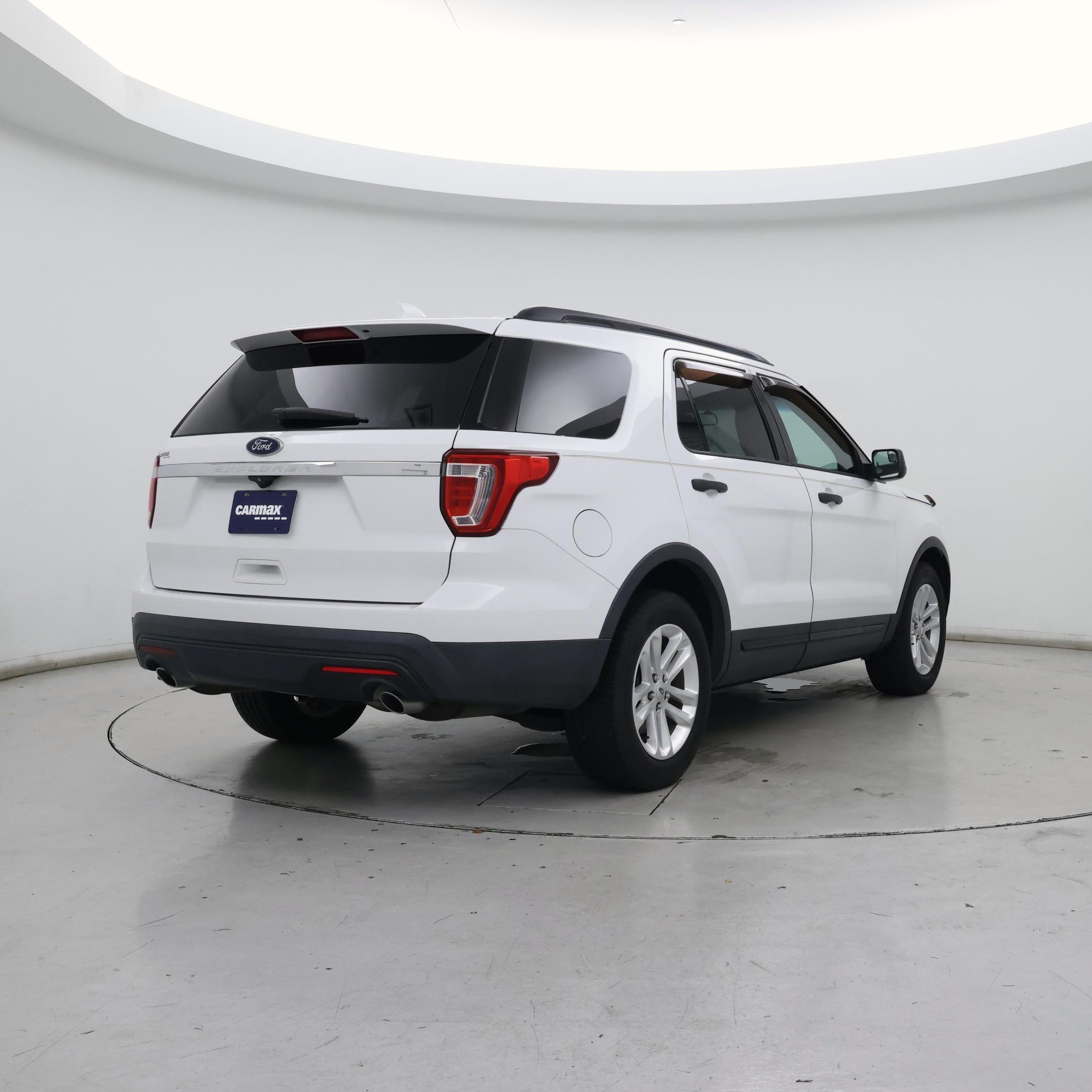 Thumbnail: 2016 Ford Explorer - 8