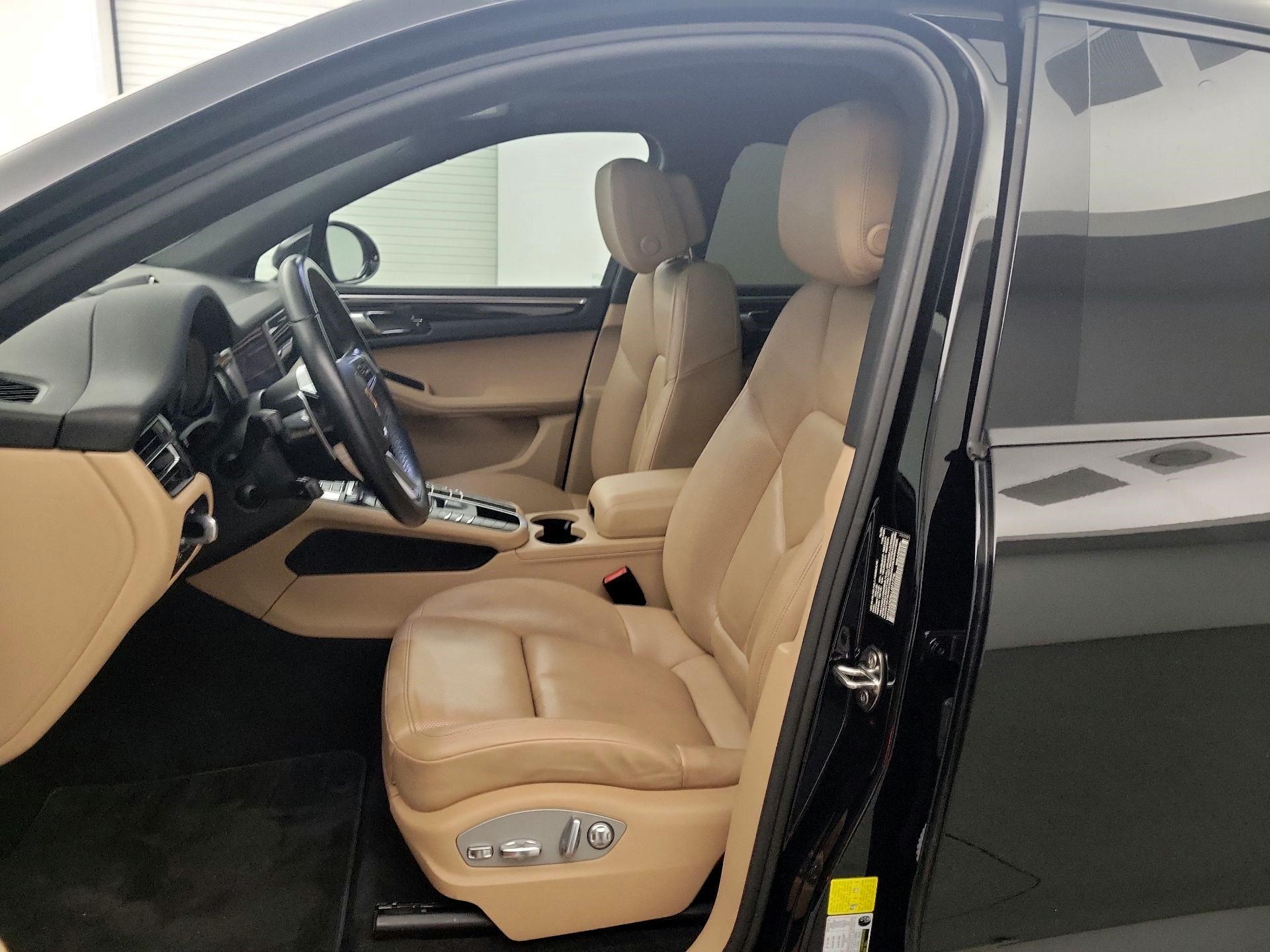Thumbnail: 2020 Porsche Macan - 9