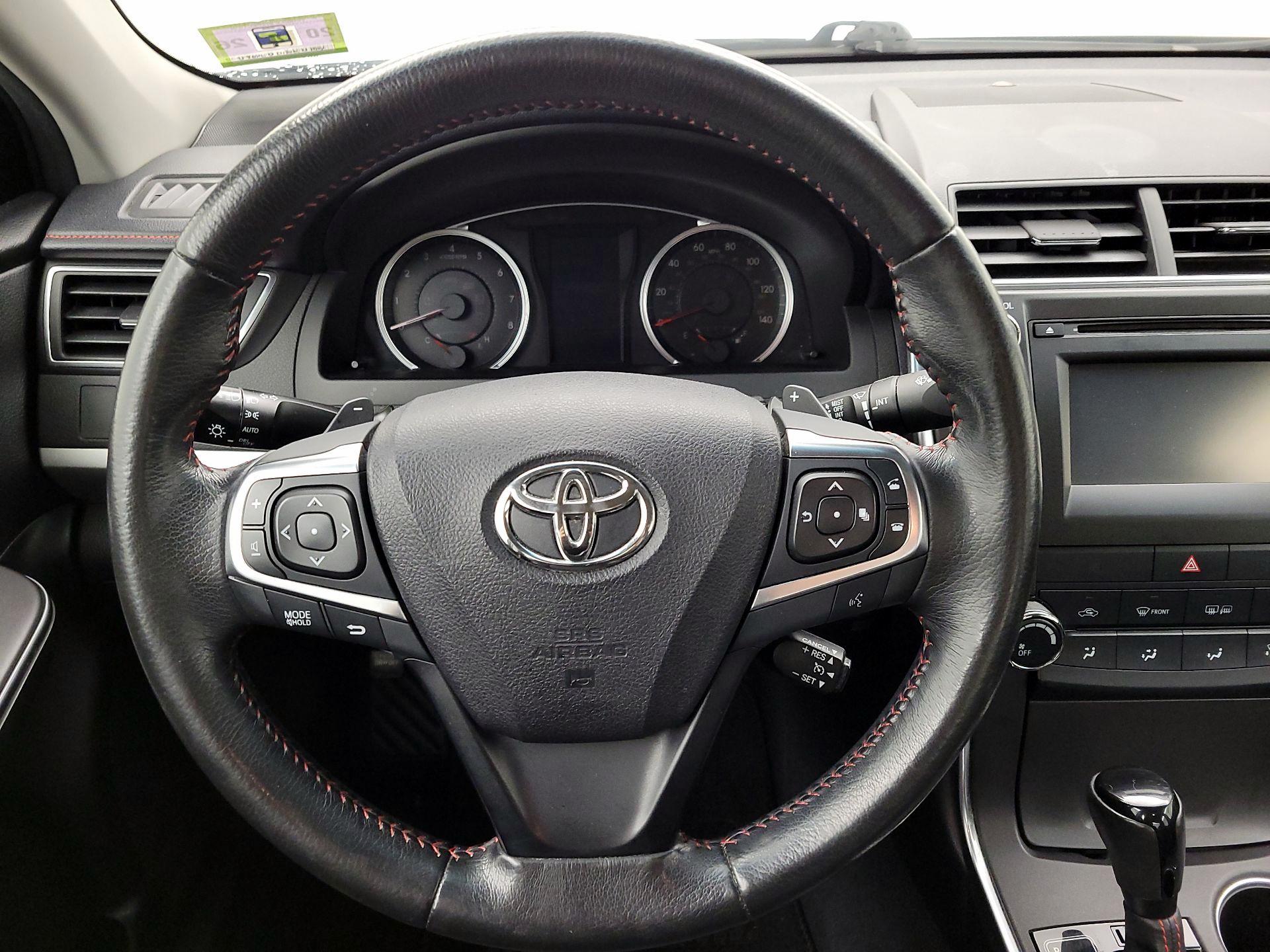 Thumbnail: 2017 Toyota Camry - 10