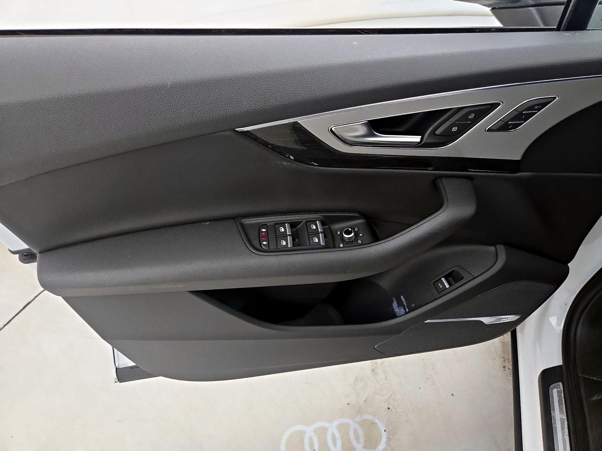 Thumbnail: 2019 Audi Q7 - 12