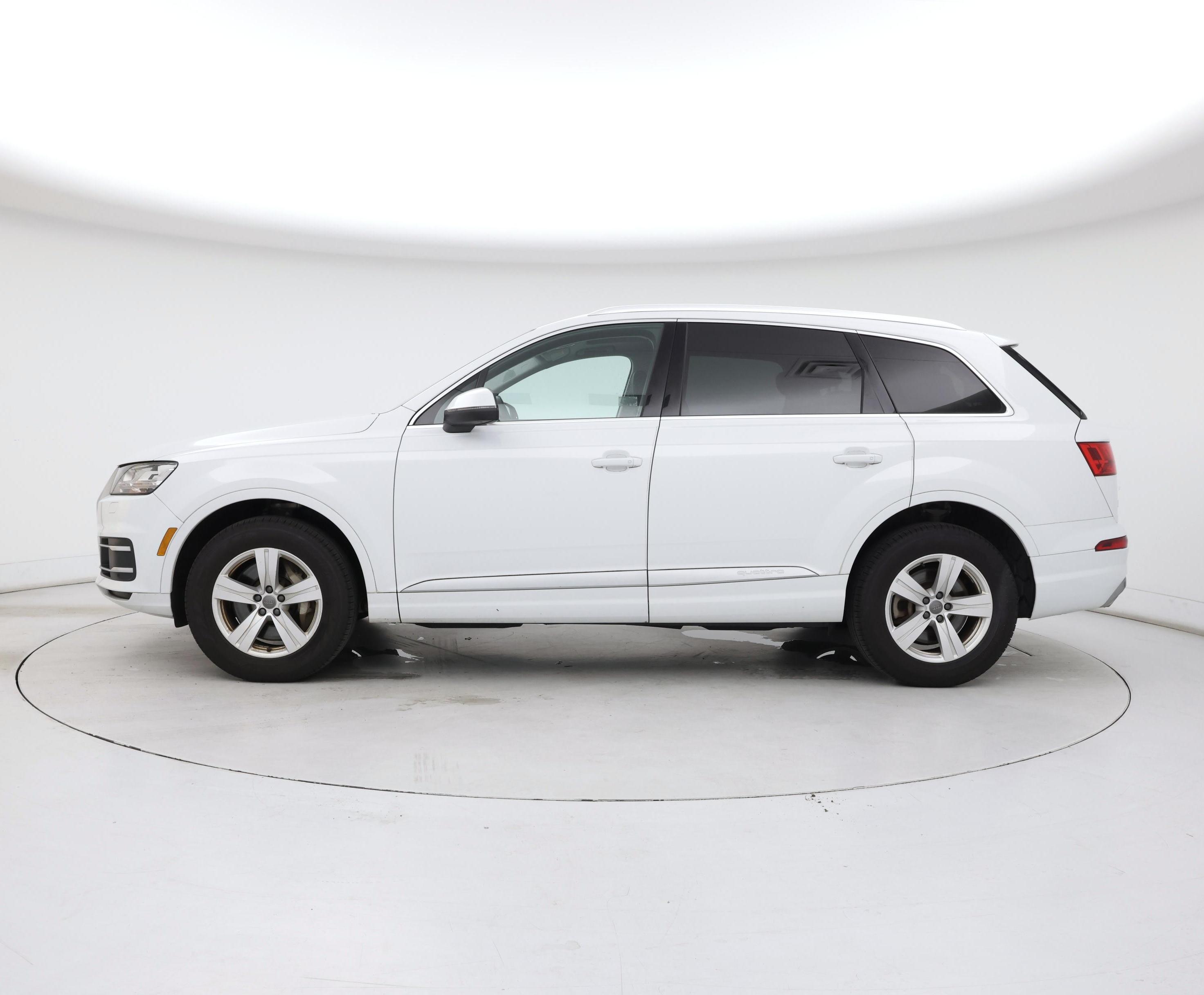 Thumbnail: 2019 Audi Q7 - 3