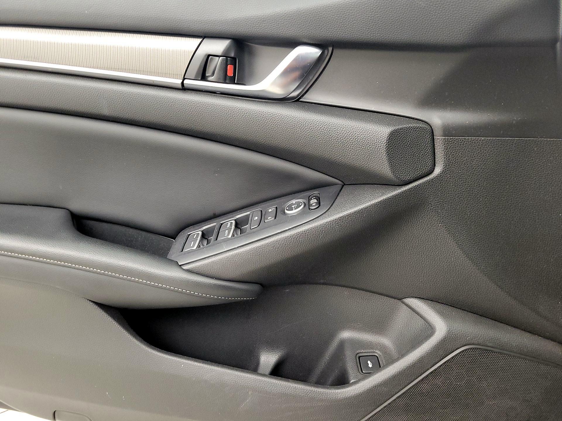 Thumbnail: 2018 Honda Accord - 12