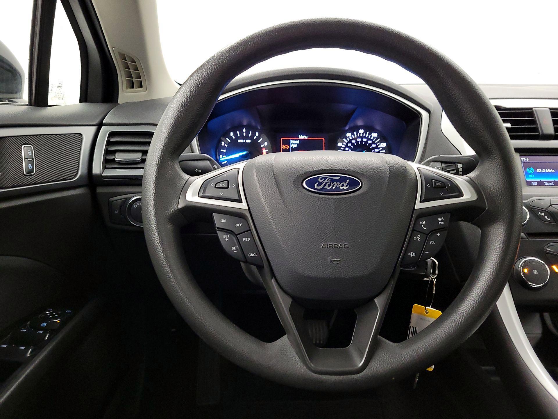 Thumbnail: 2014 Ford Fusion - 10
