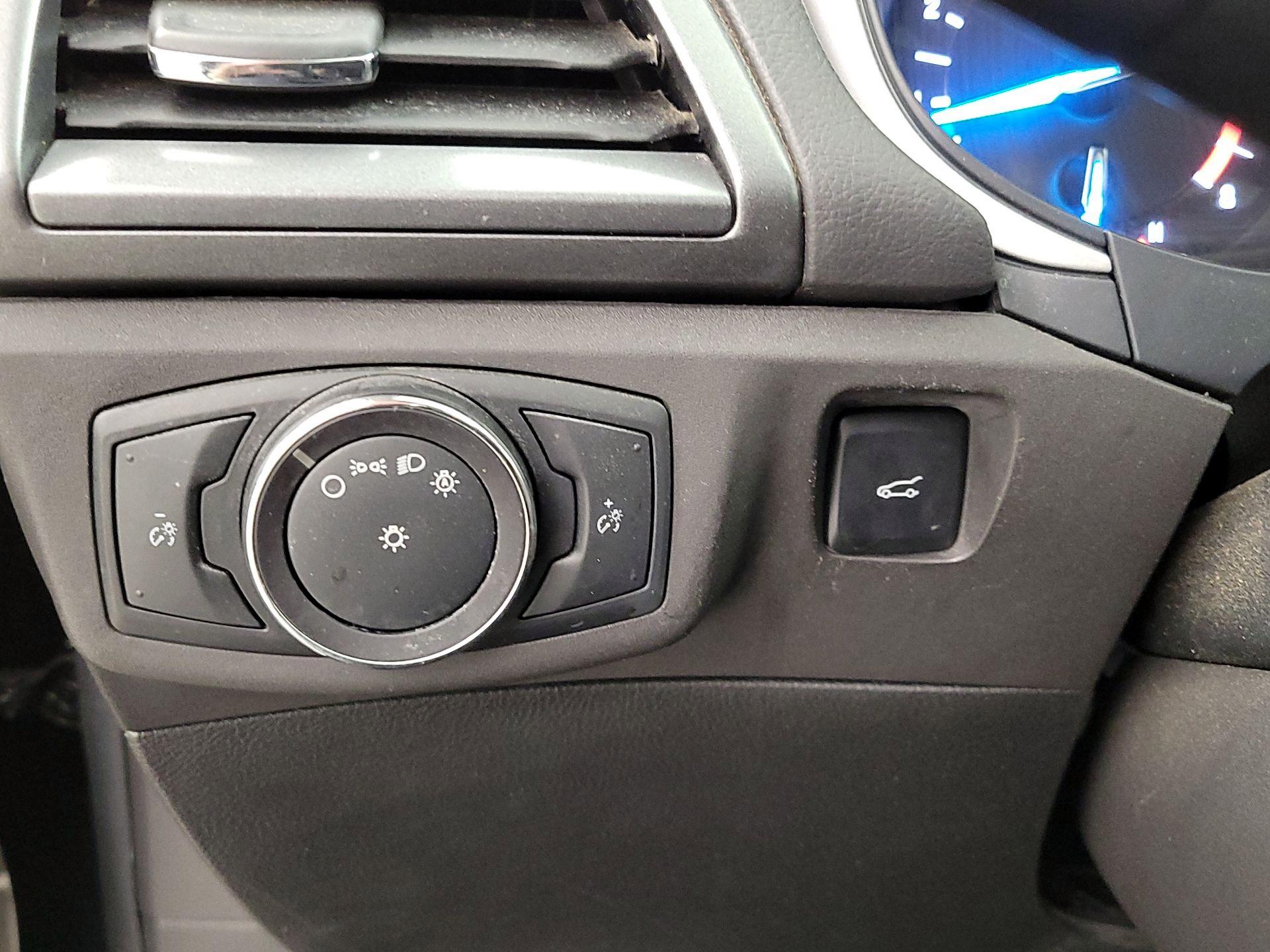 Thumbnail: 2014 Ford Fusion - 13