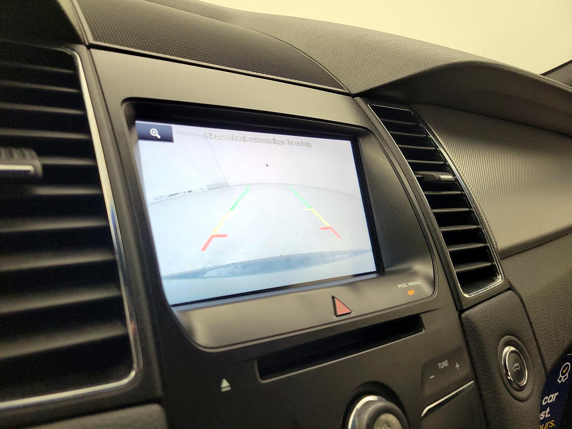 Thumbnail: 2015 Ford Taurus - 15