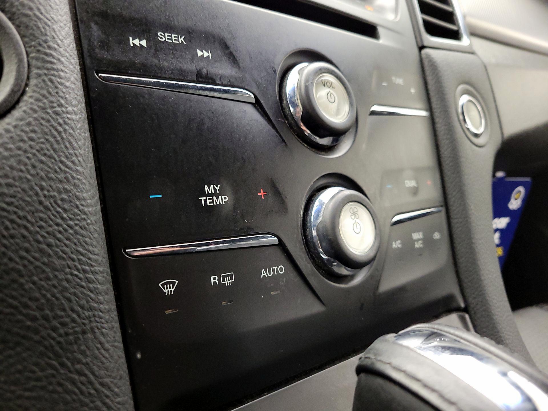 Thumbnail: 2015 Ford Taurus - 17