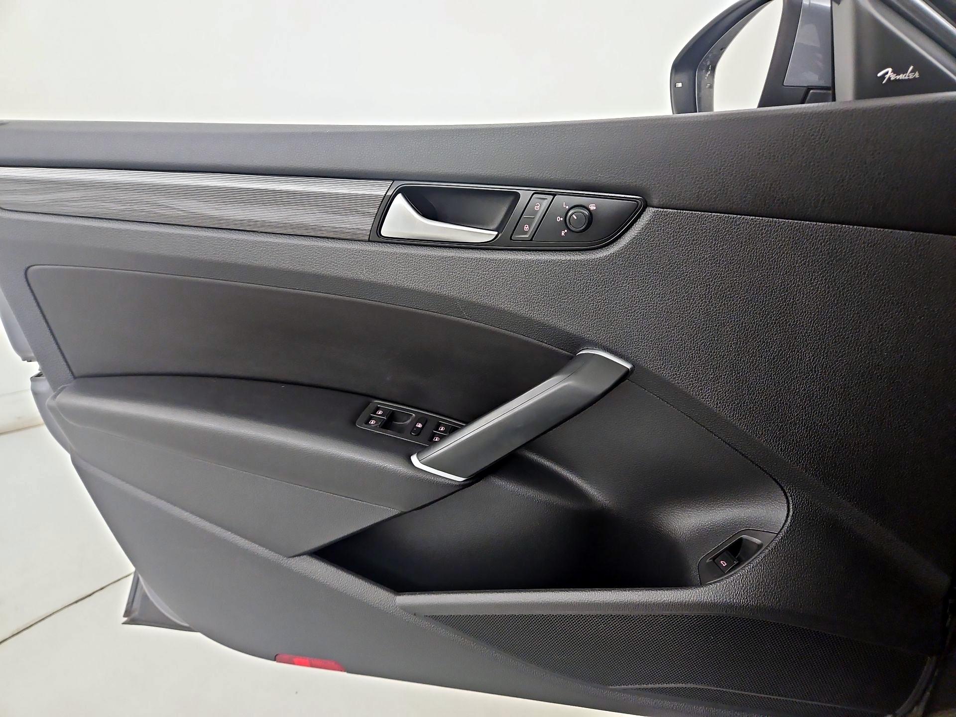 Thumbnail: 2021 Volkswagen Passat - 12