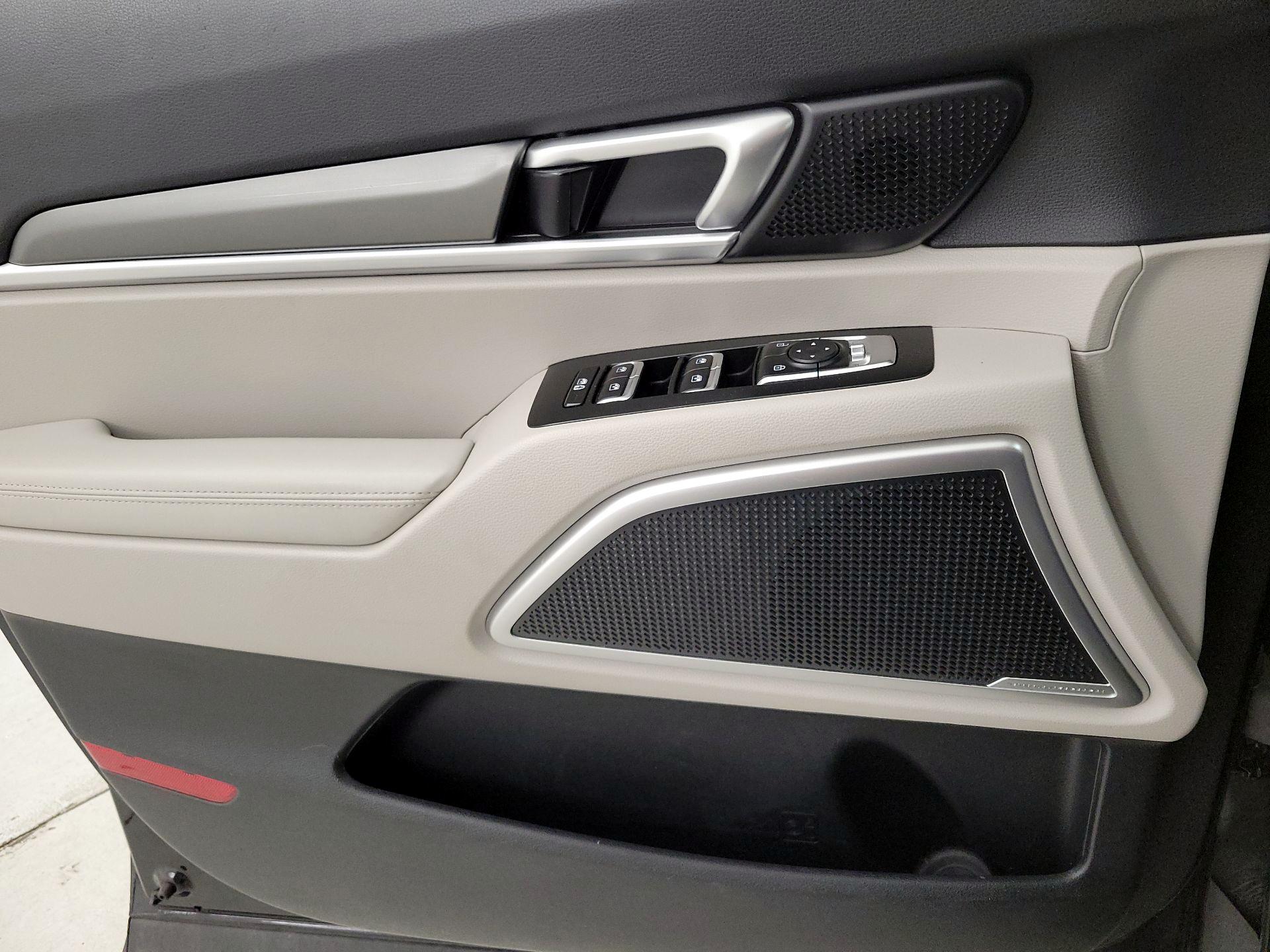 Thumbnail: 2020 Kia Telluride - 12