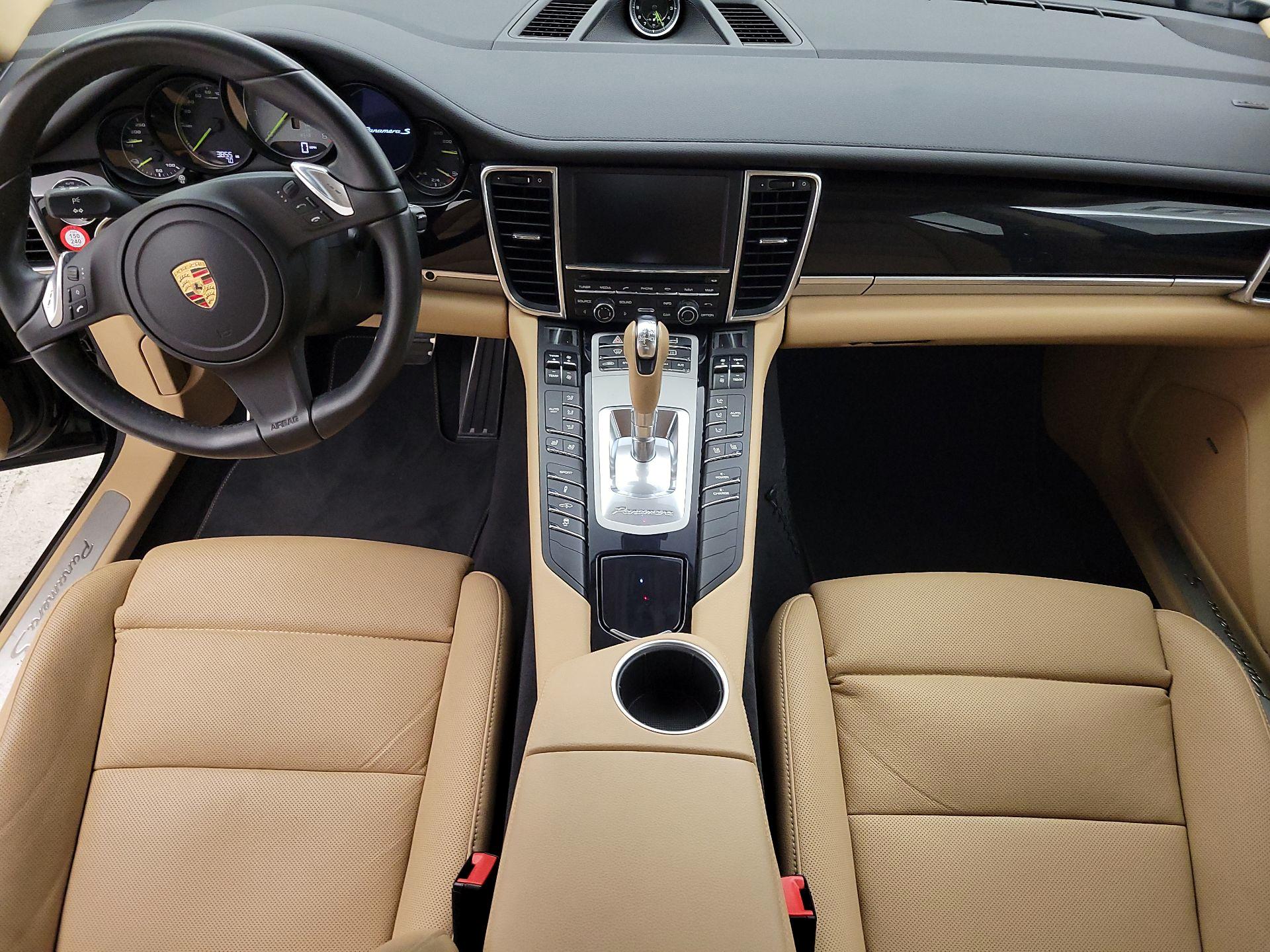 Thumbnail: 2015 Porsche Panamera - 9