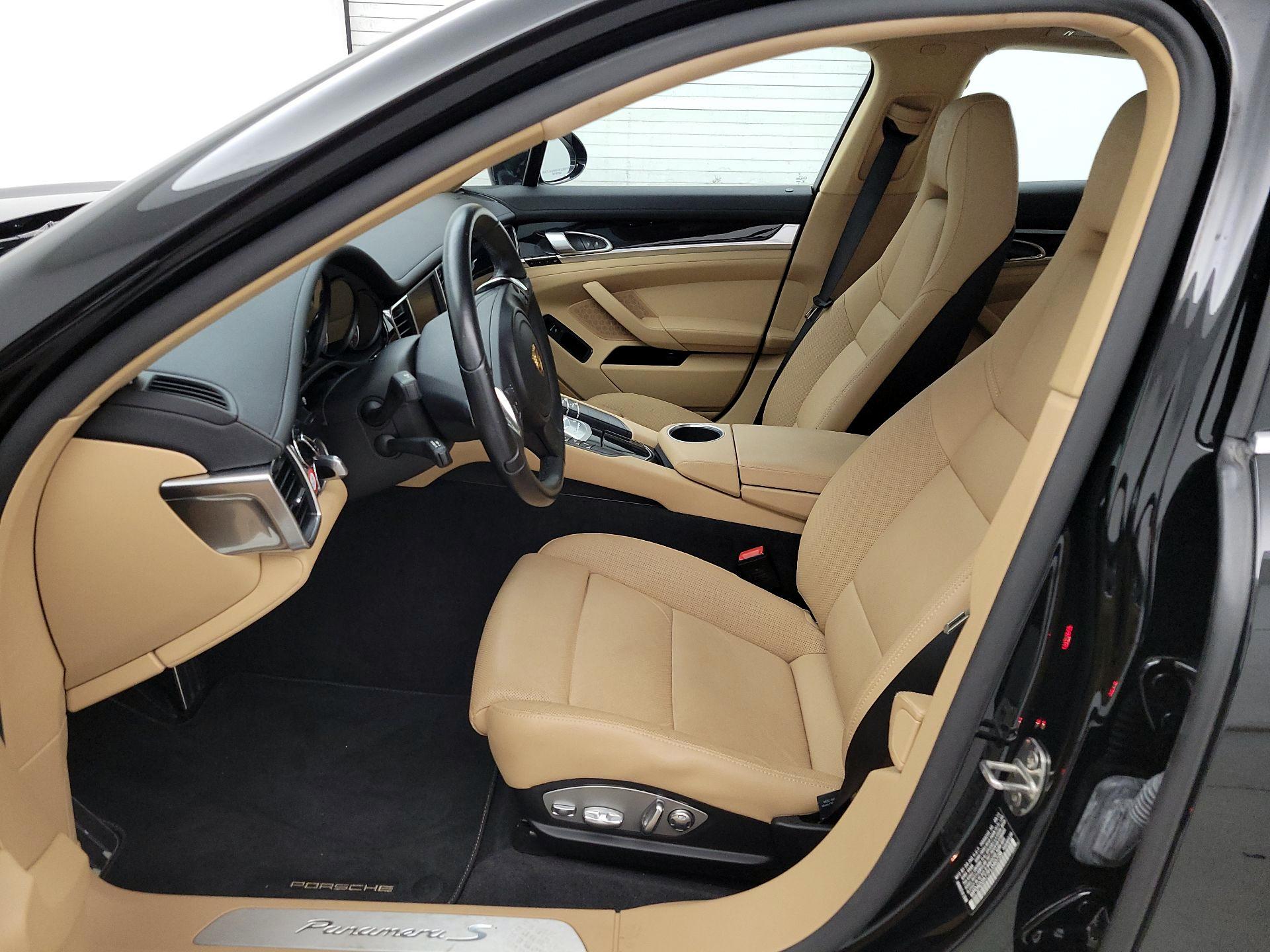 Thumbnail: 2015 Porsche Panamera - 11