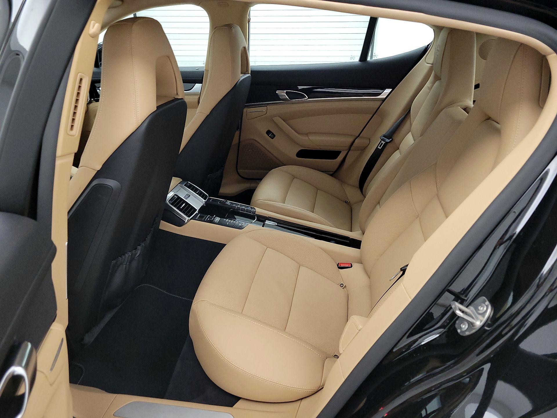 Thumbnail: 2015 Porsche Panamera - 19