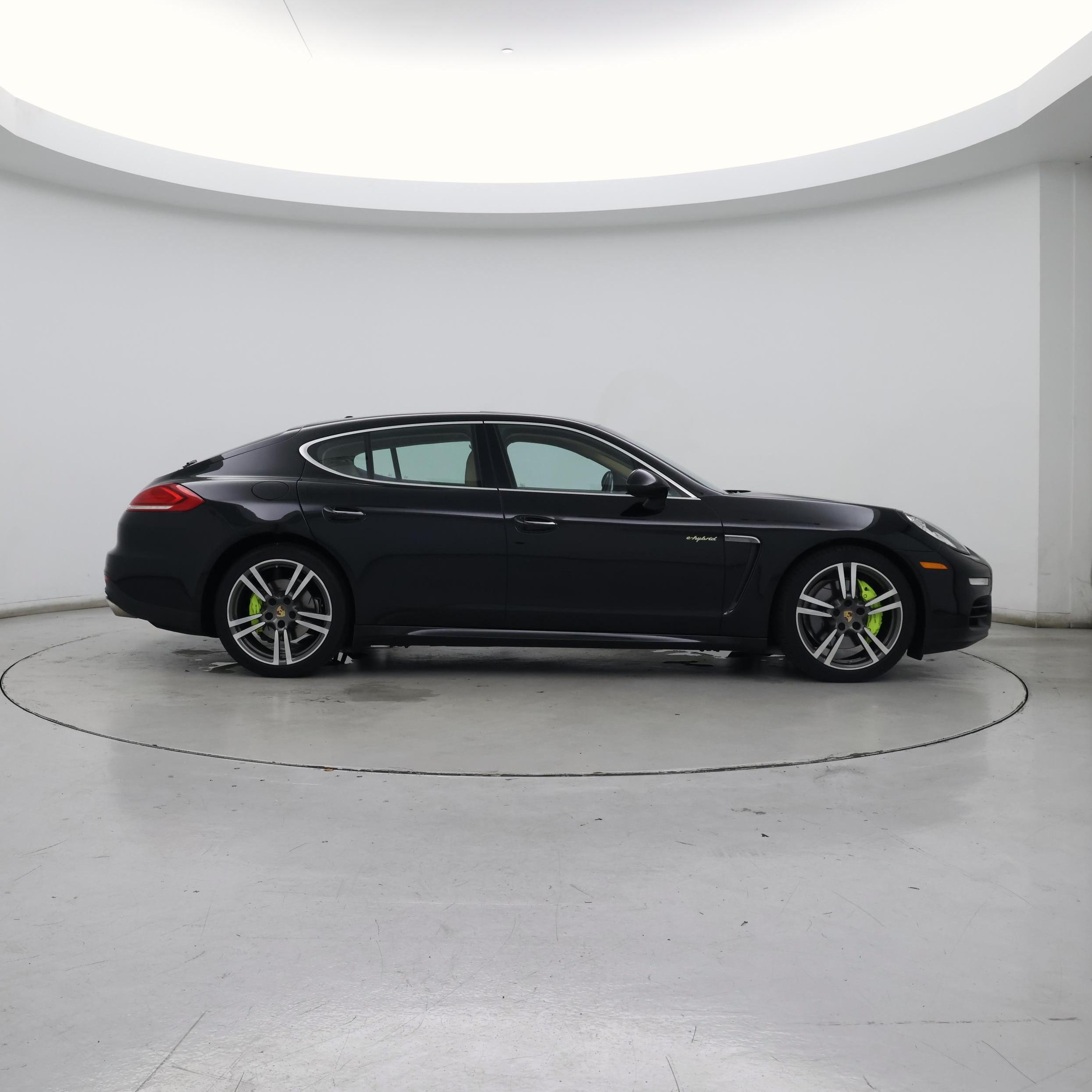 Thumbnail: 2015 Porsche Panamera - 7