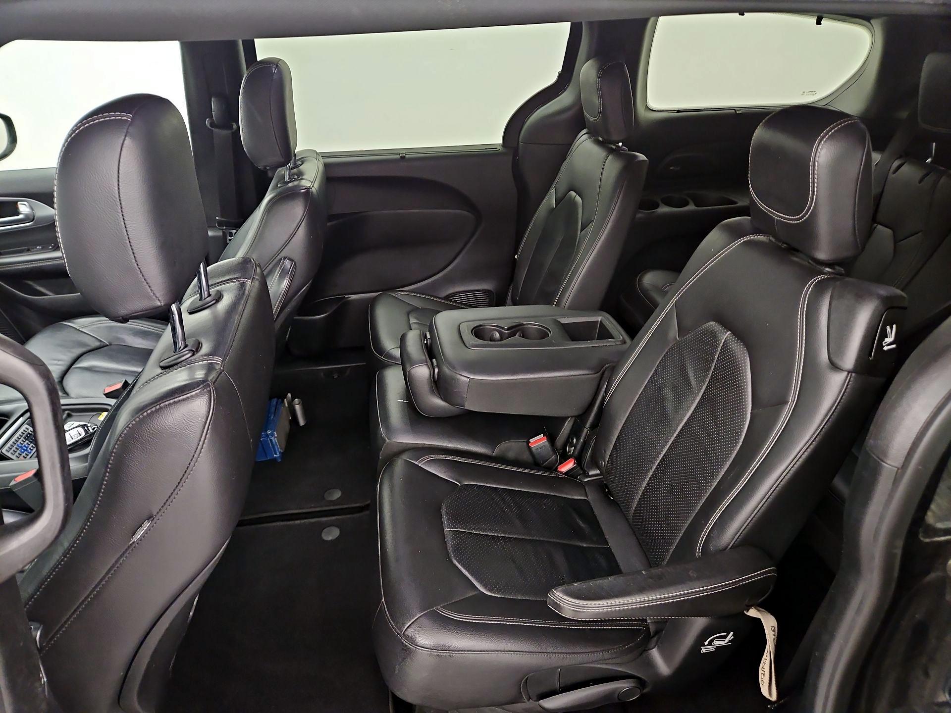 Thumbnail: 2018 Chrysler Pacifica - 19