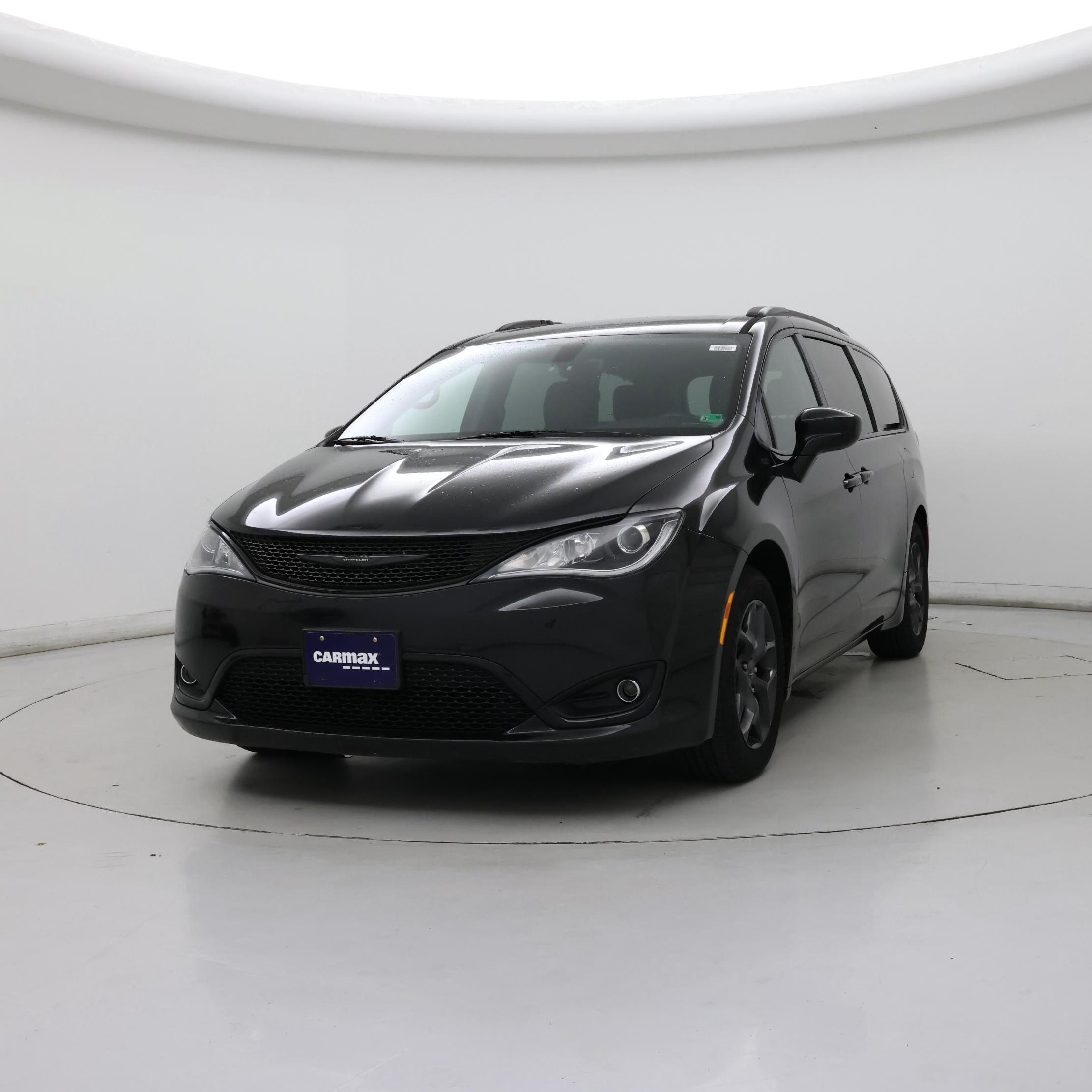 Thumbnail: 2018 Chrysler Pacifica - 4