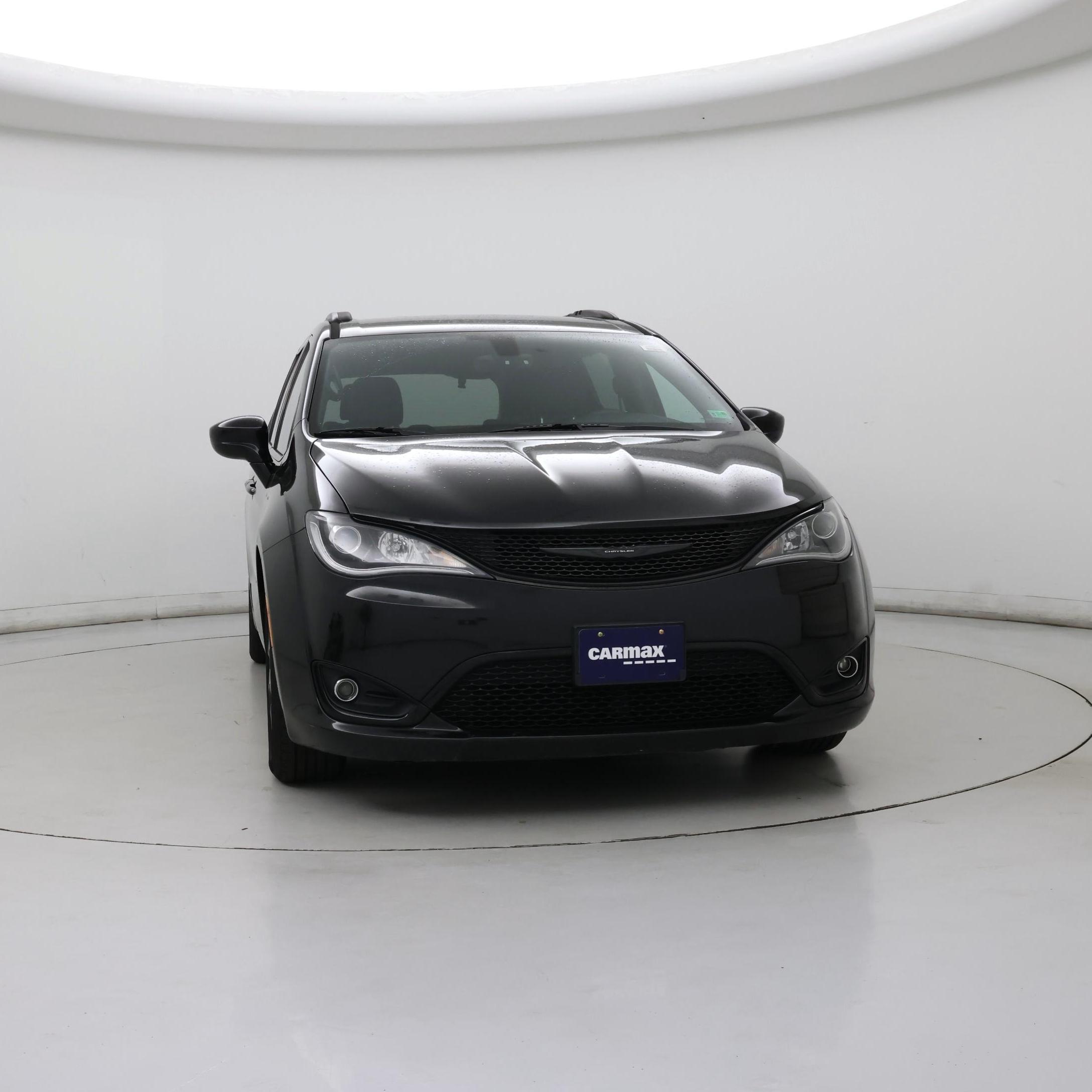 Thumbnail: 2018 Chrysler Pacifica - 5