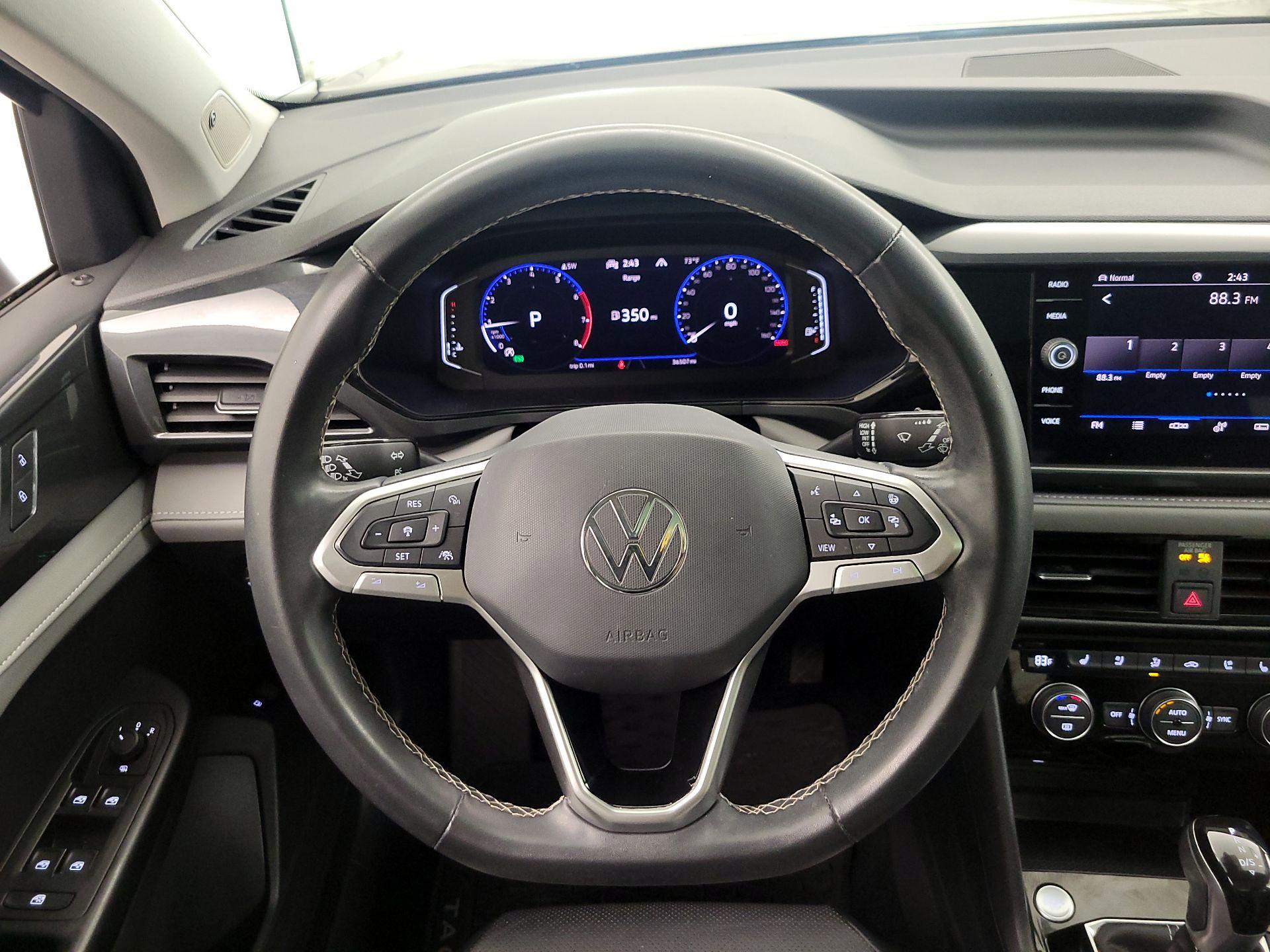 Thumbnail: 2022 Volkswagen Taos - 10