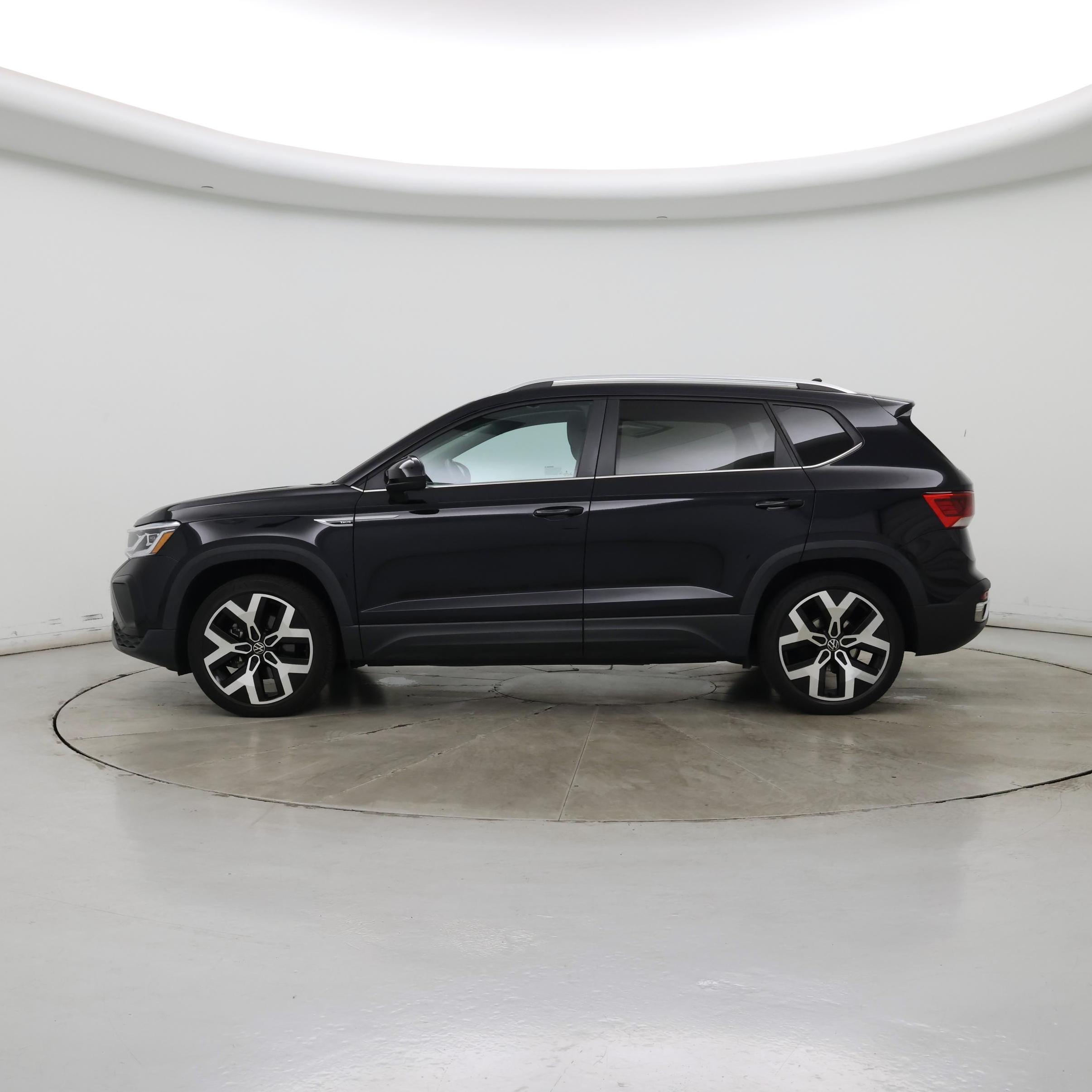 Thumbnail: 2022 Volkswagen Taos - 3