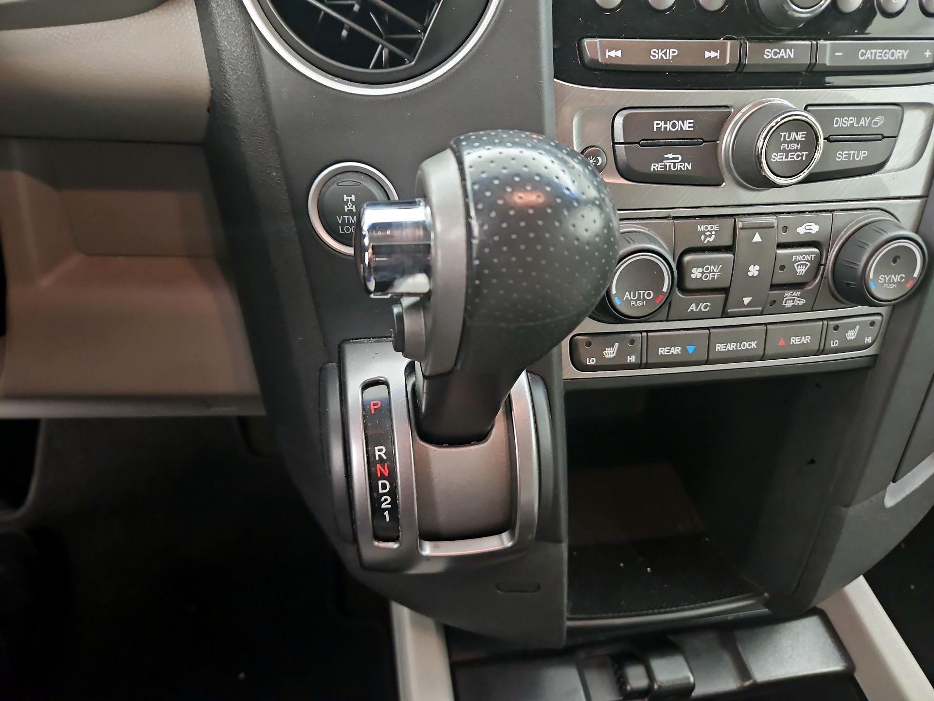 Thumbnail: 2015 Honda Pilot - 17