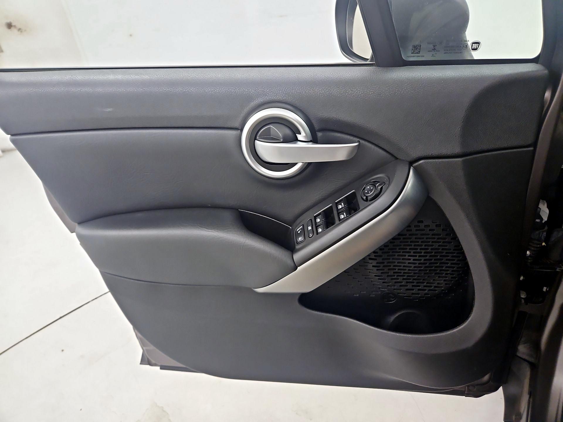 Thumbnail: 2016 Fiat 500X - 12