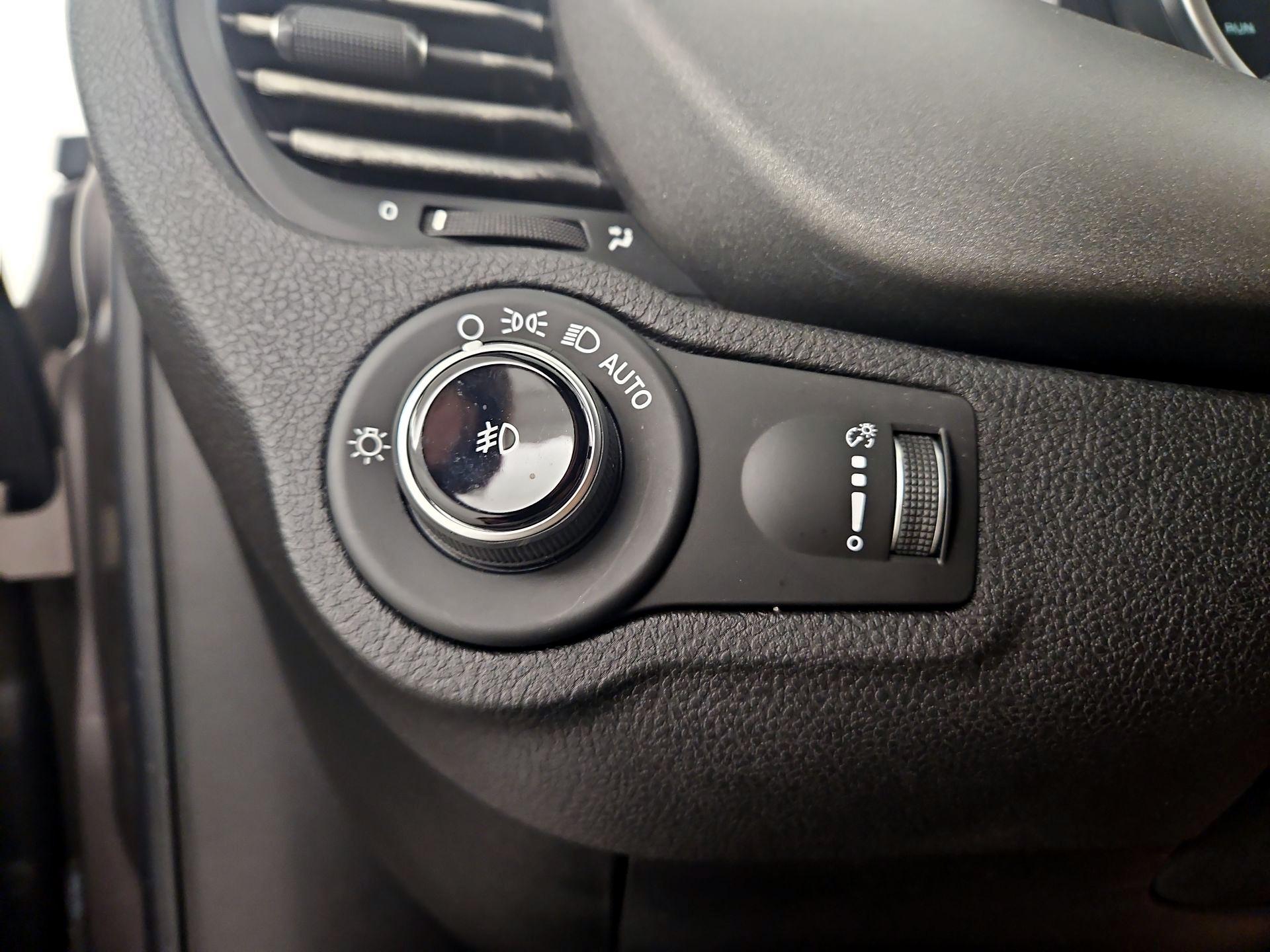 Thumbnail: 2016 Fiat 500X - 13