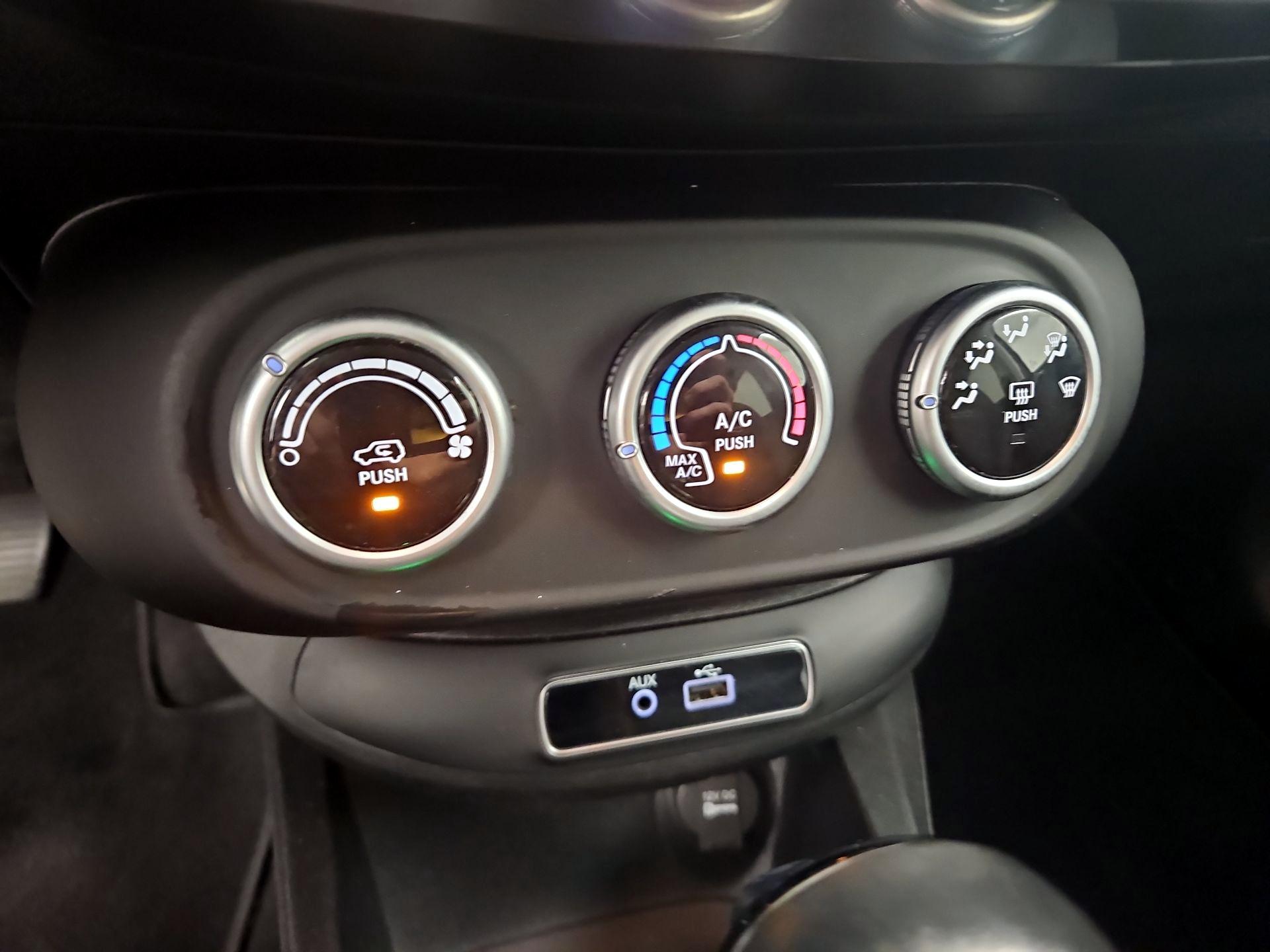 Thumbnail: 2016 Fiat 500X - 16