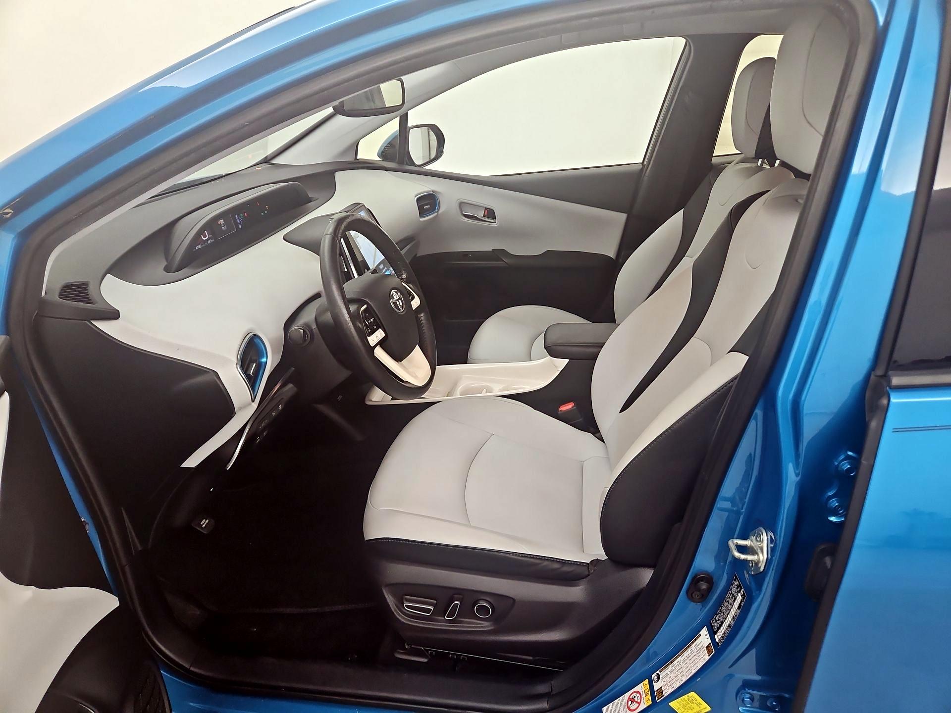 Thumbnail: 2018 Toyota Prius Prime - 11