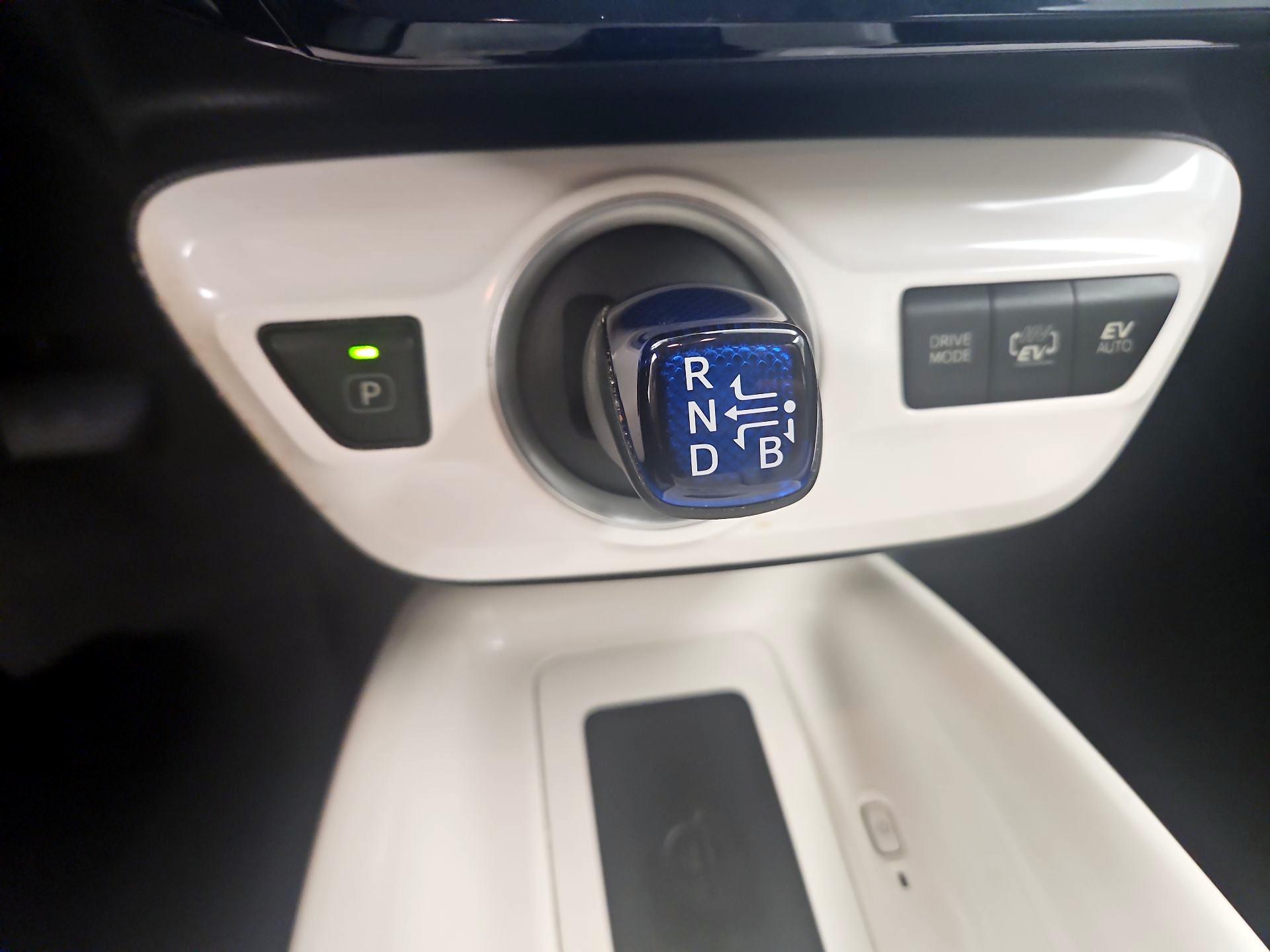 Thumbnail: 2018 Toyota Prius Prime - 18