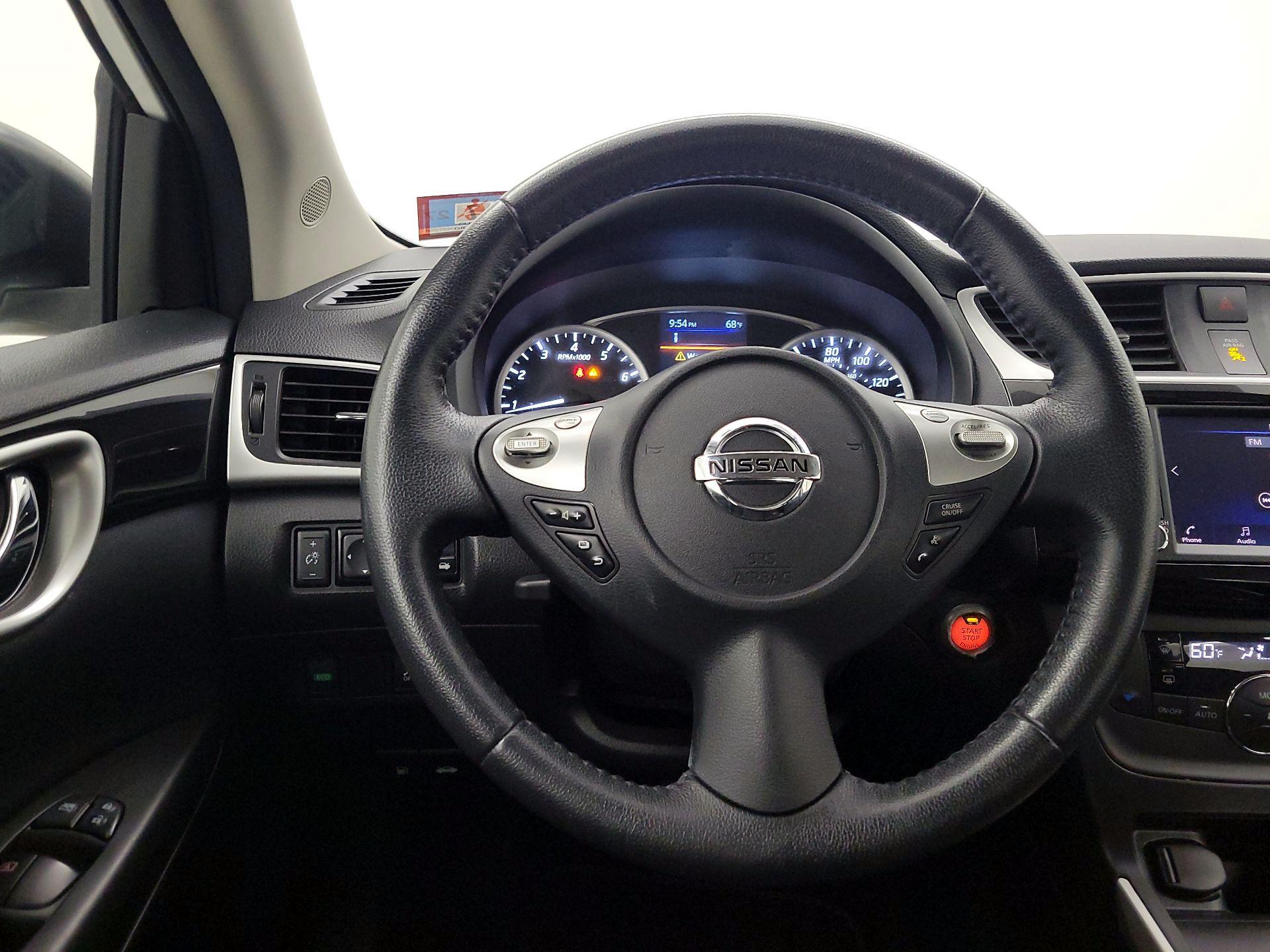 Thumbnail: 2019 Nissan Sentra - 10