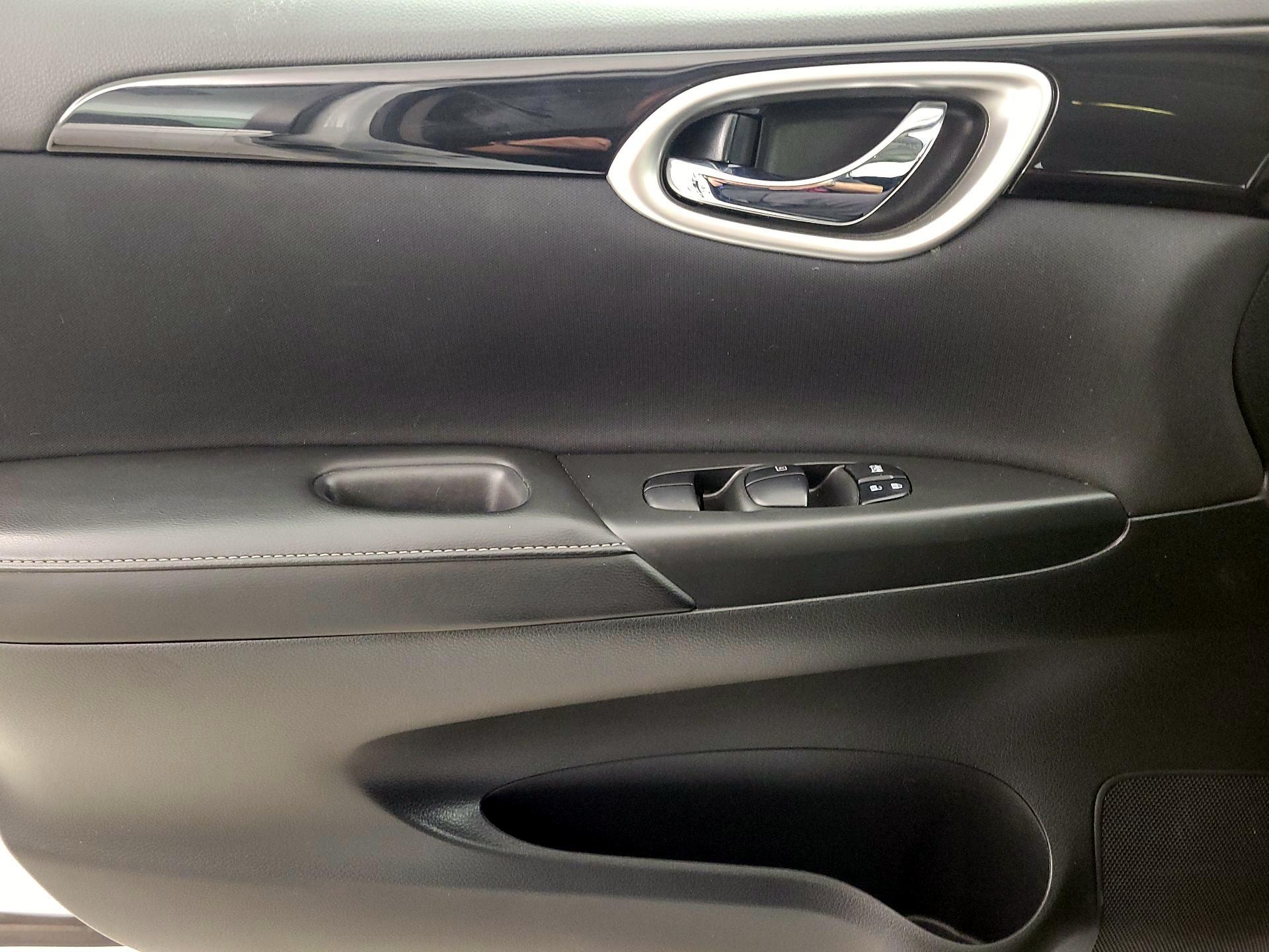Thumbnail: 2019 Nissan Sentra - 12
