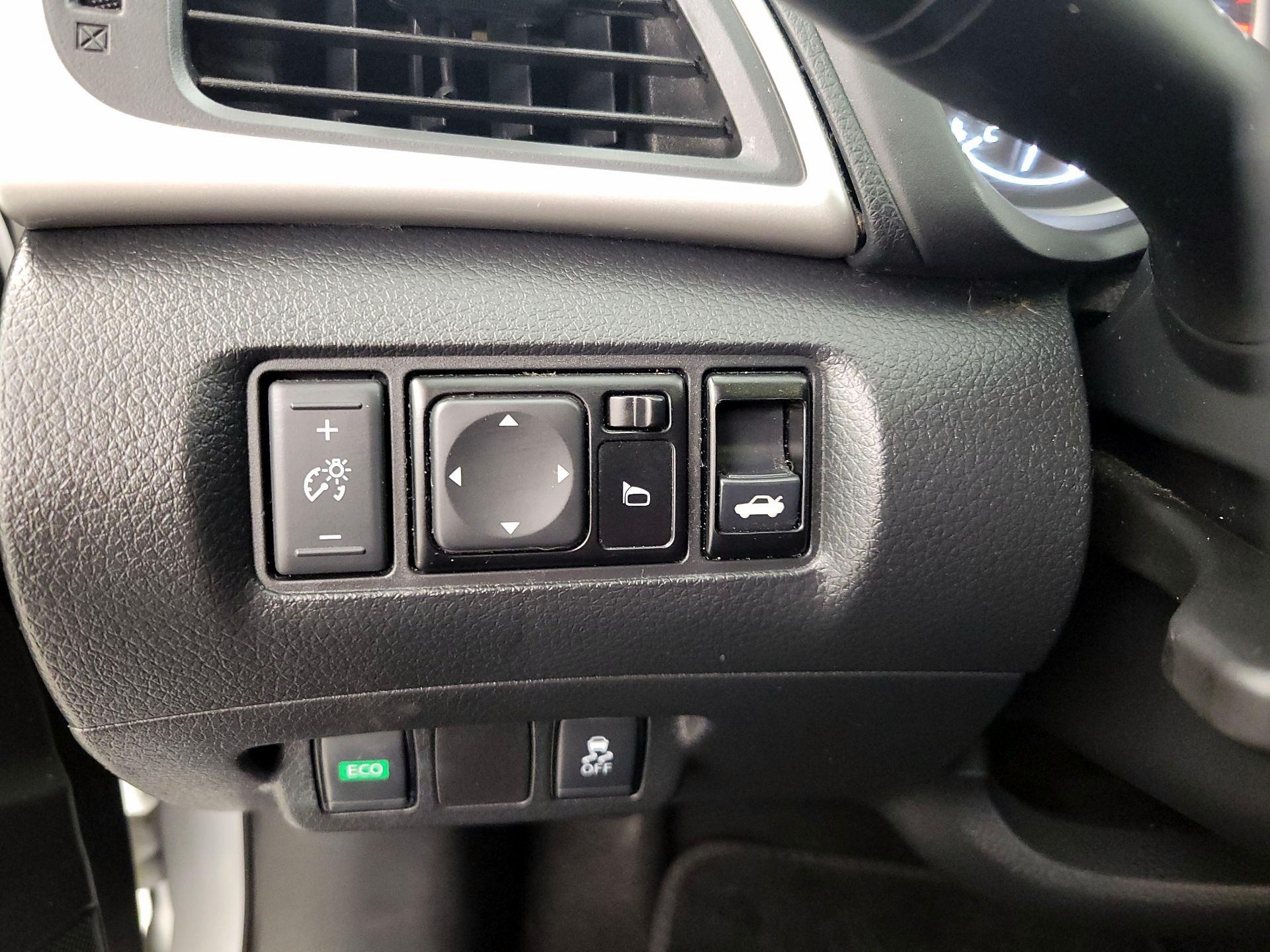 Thumbnail: 2019 Nissan Sentra - 13