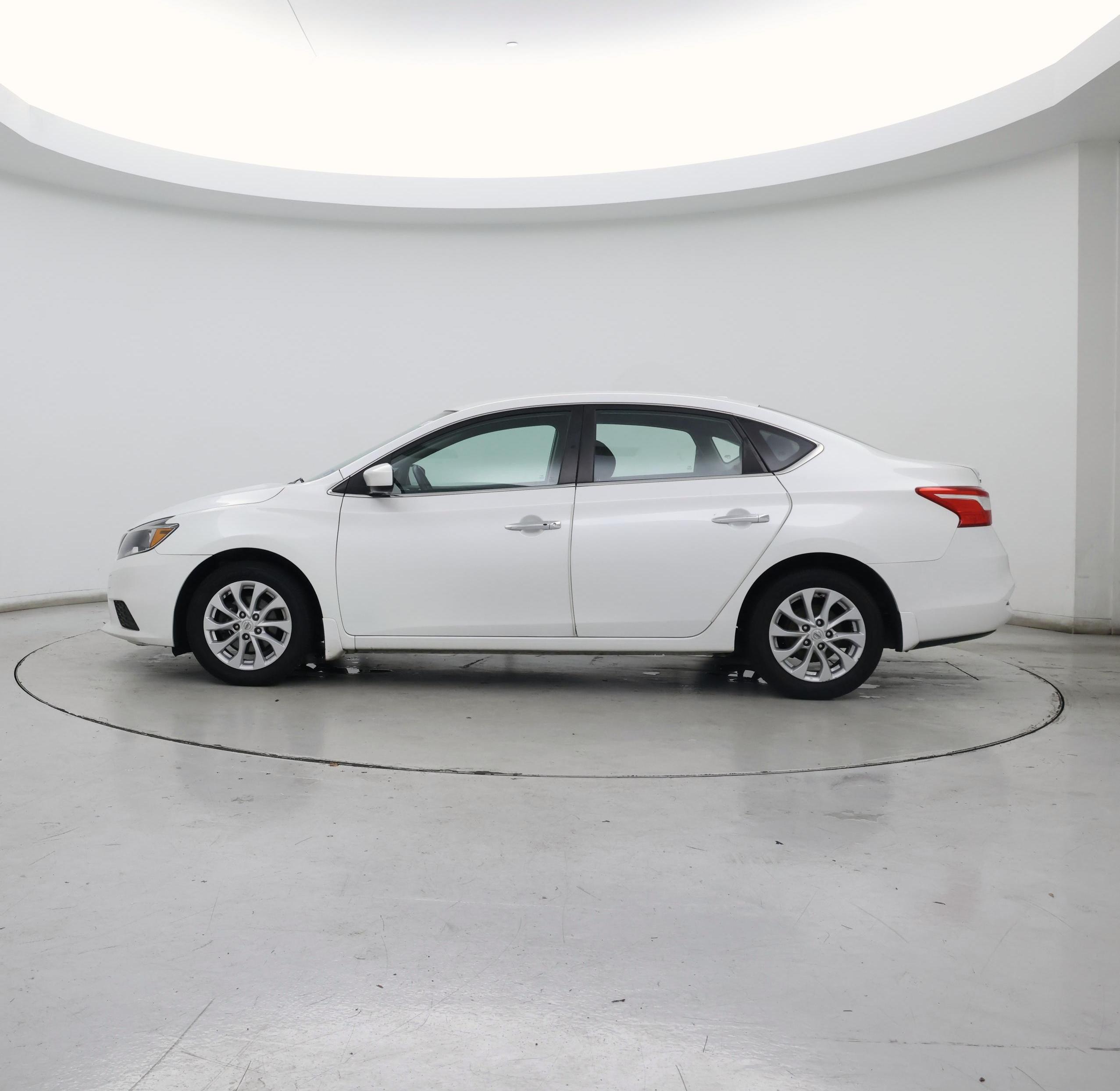Thumbnail: 2019 Nissan Sentra - 3