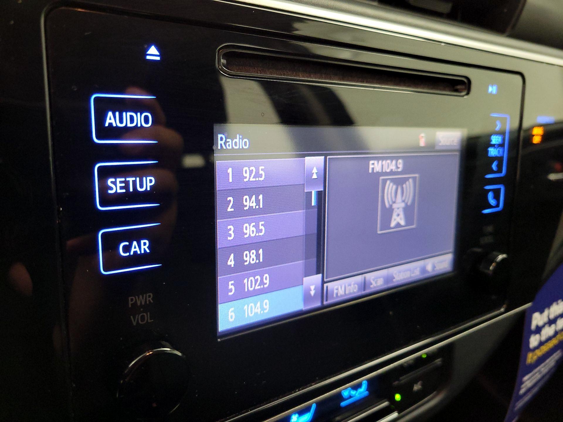 Thumbnail: 2018 Toyota Corolla - 15