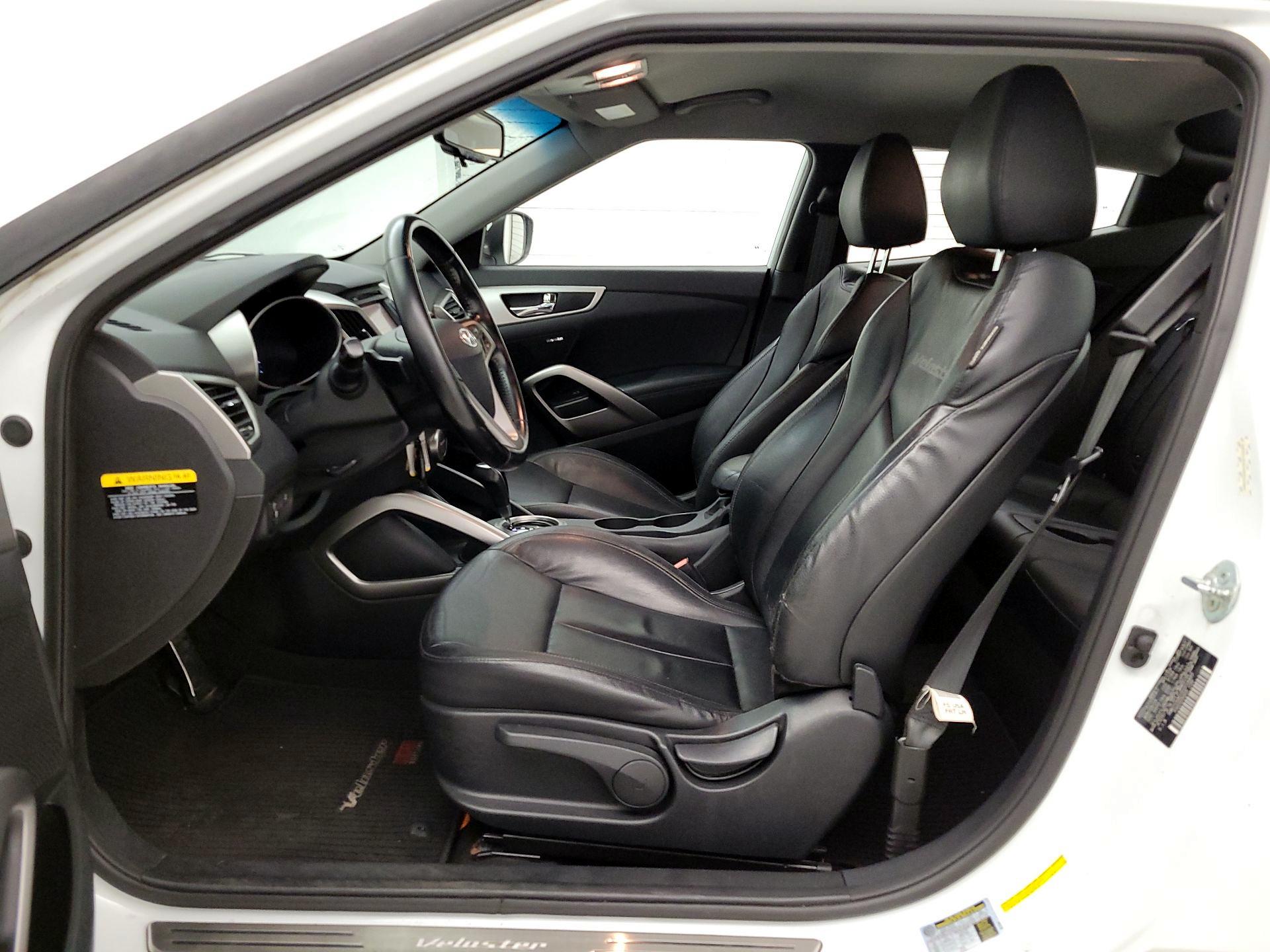 Thumbnail: 2014 Hyundai Veloster - 11