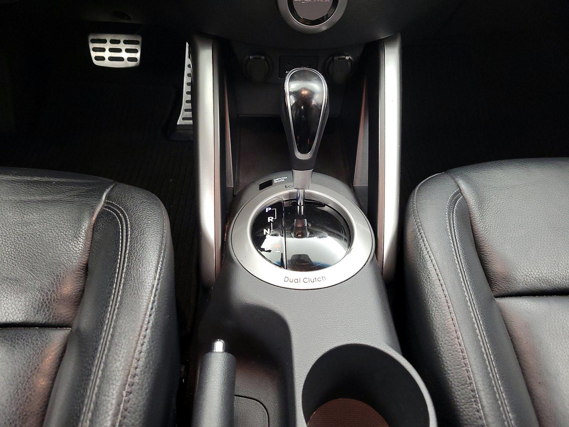 Thumbnail: 2014 Hyundai Veloster - 17