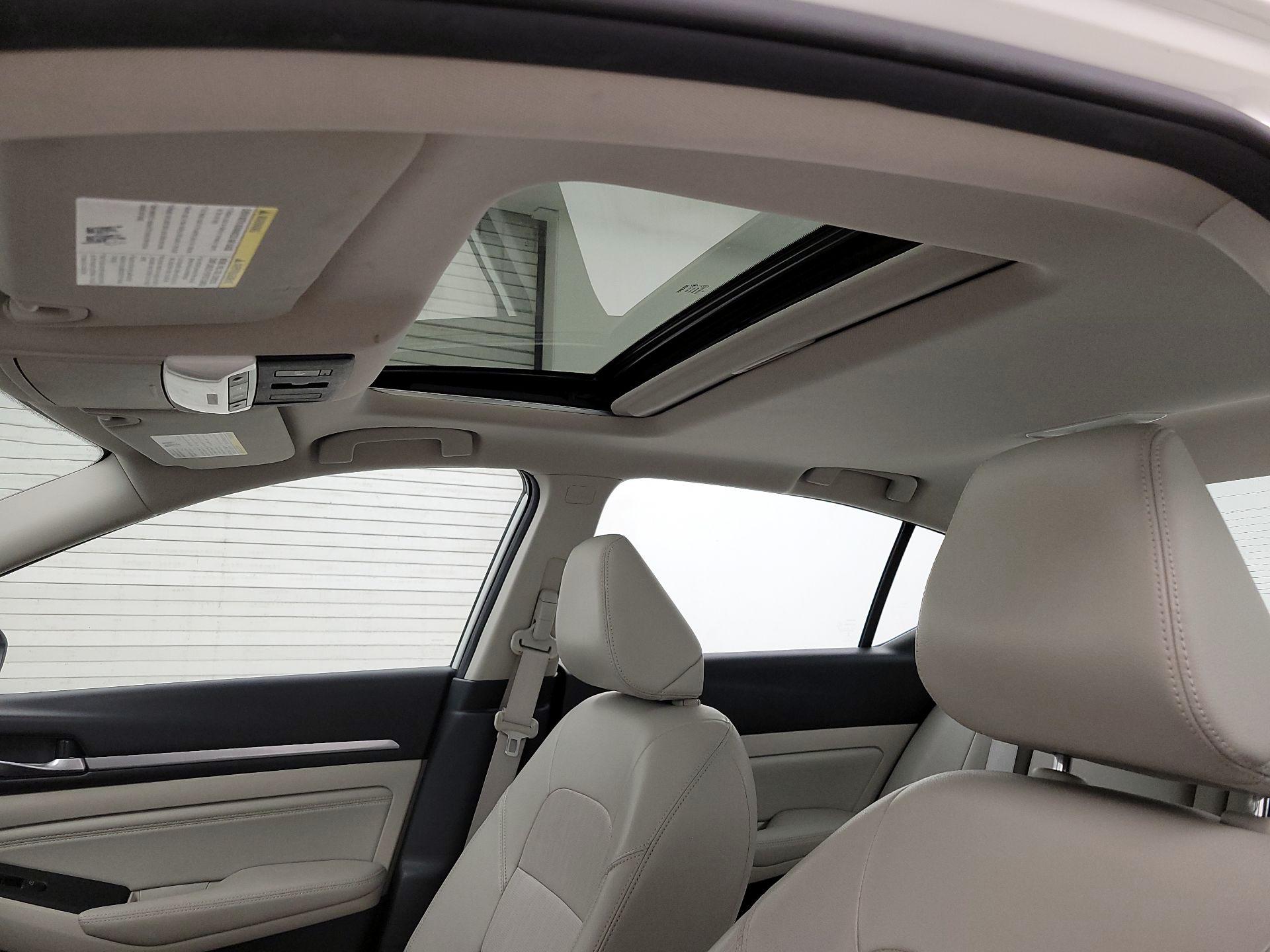 Thumbnail: 2019 Nissan Altima - 20