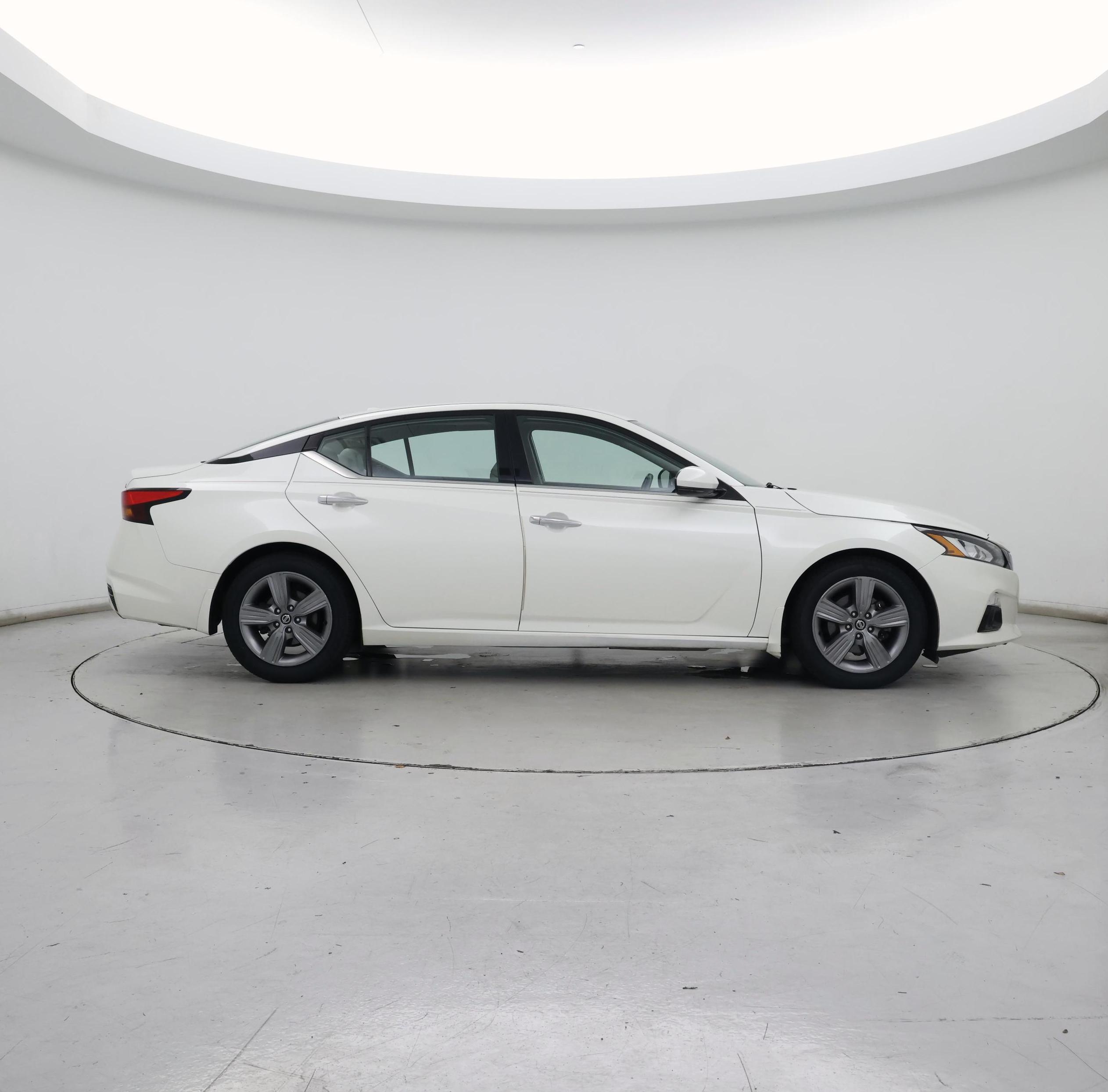 Thumbnail: 2019 Nissan Altima - 7
