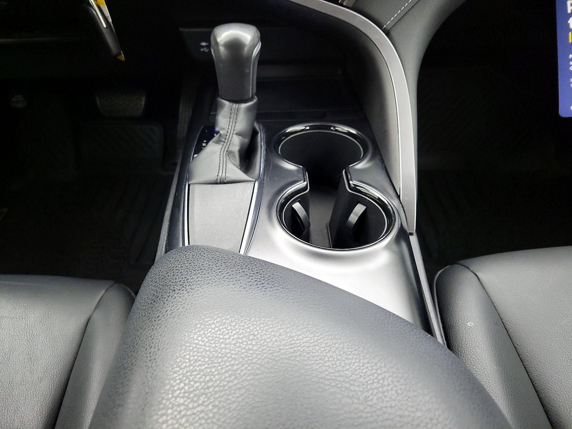 Thumbnail: 2019 Toyota Camry - 17