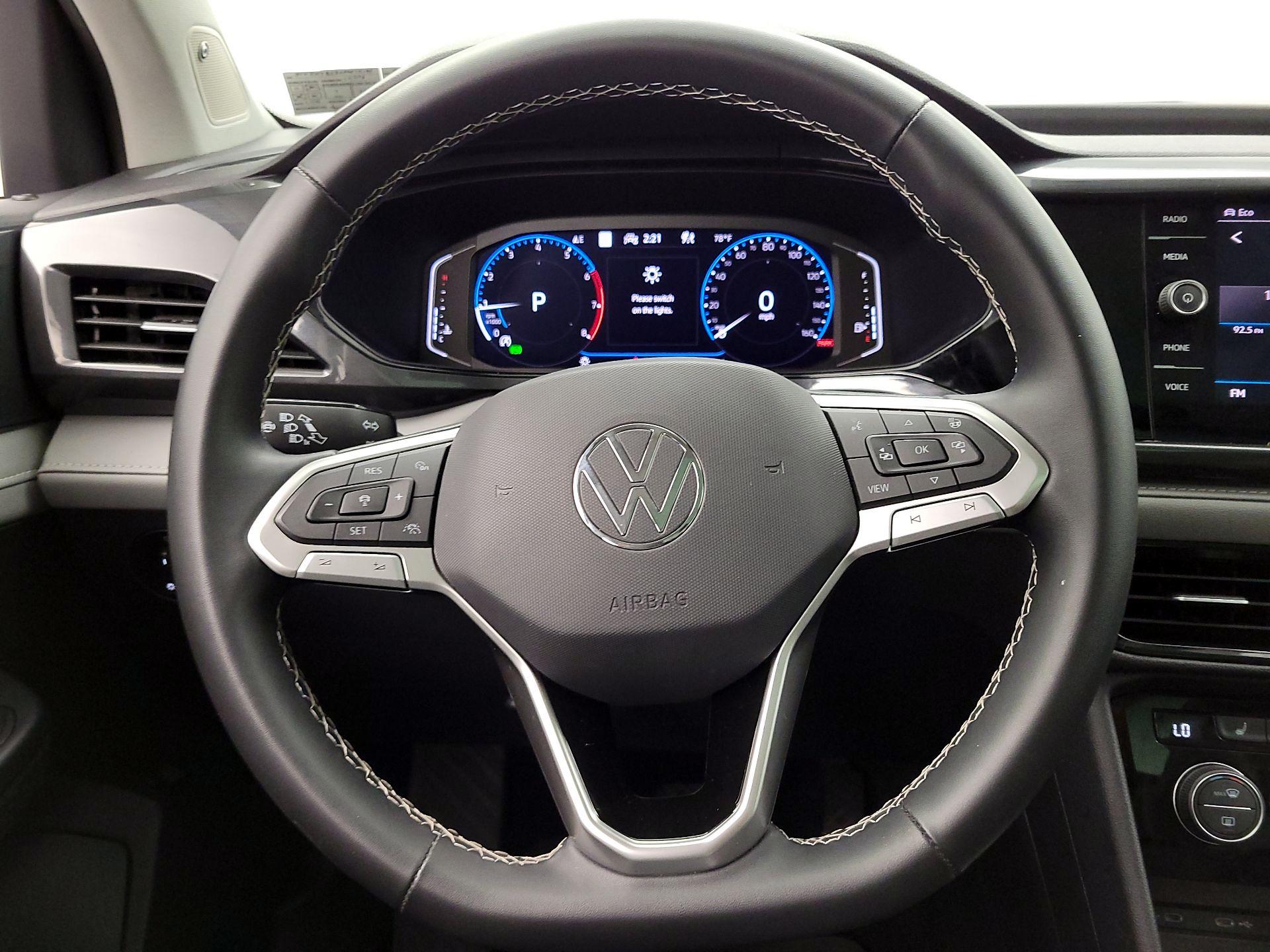 Thumbnail: 2022 Volkswagen Taos - 10