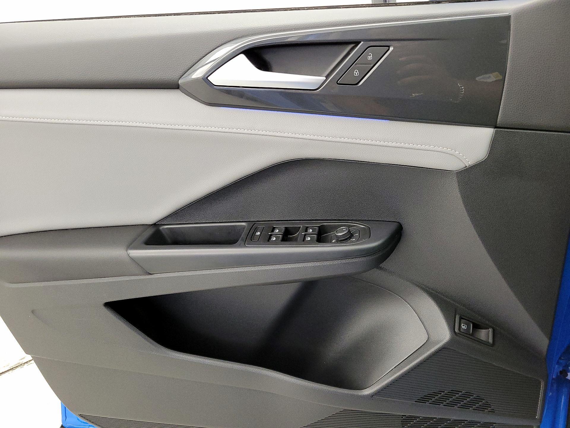Thumbnail: 2022 Volkswagen Taos - 12