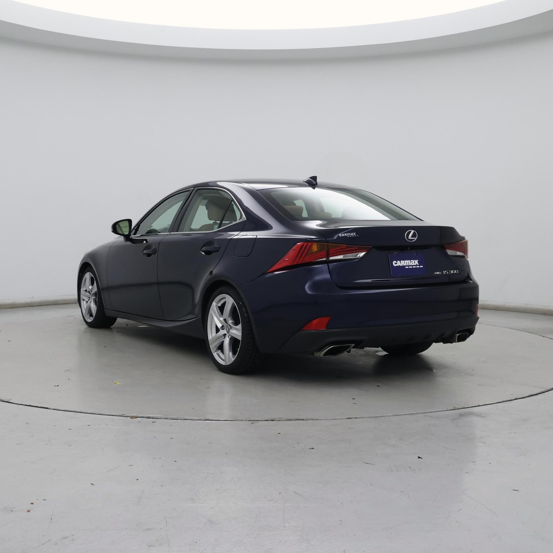 Thumbnail: 2017 Lexus IS - 2