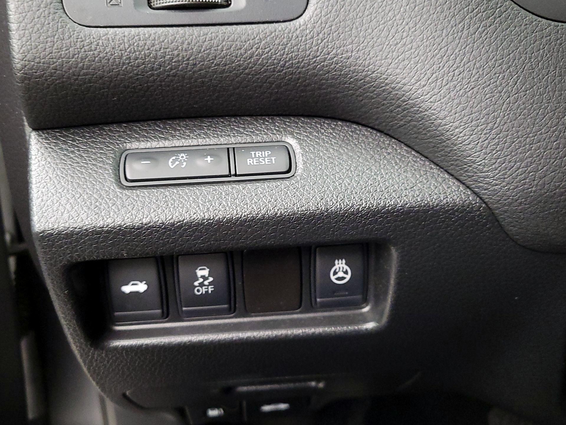 Thumbnail: 2016 Nissan Altima - 13