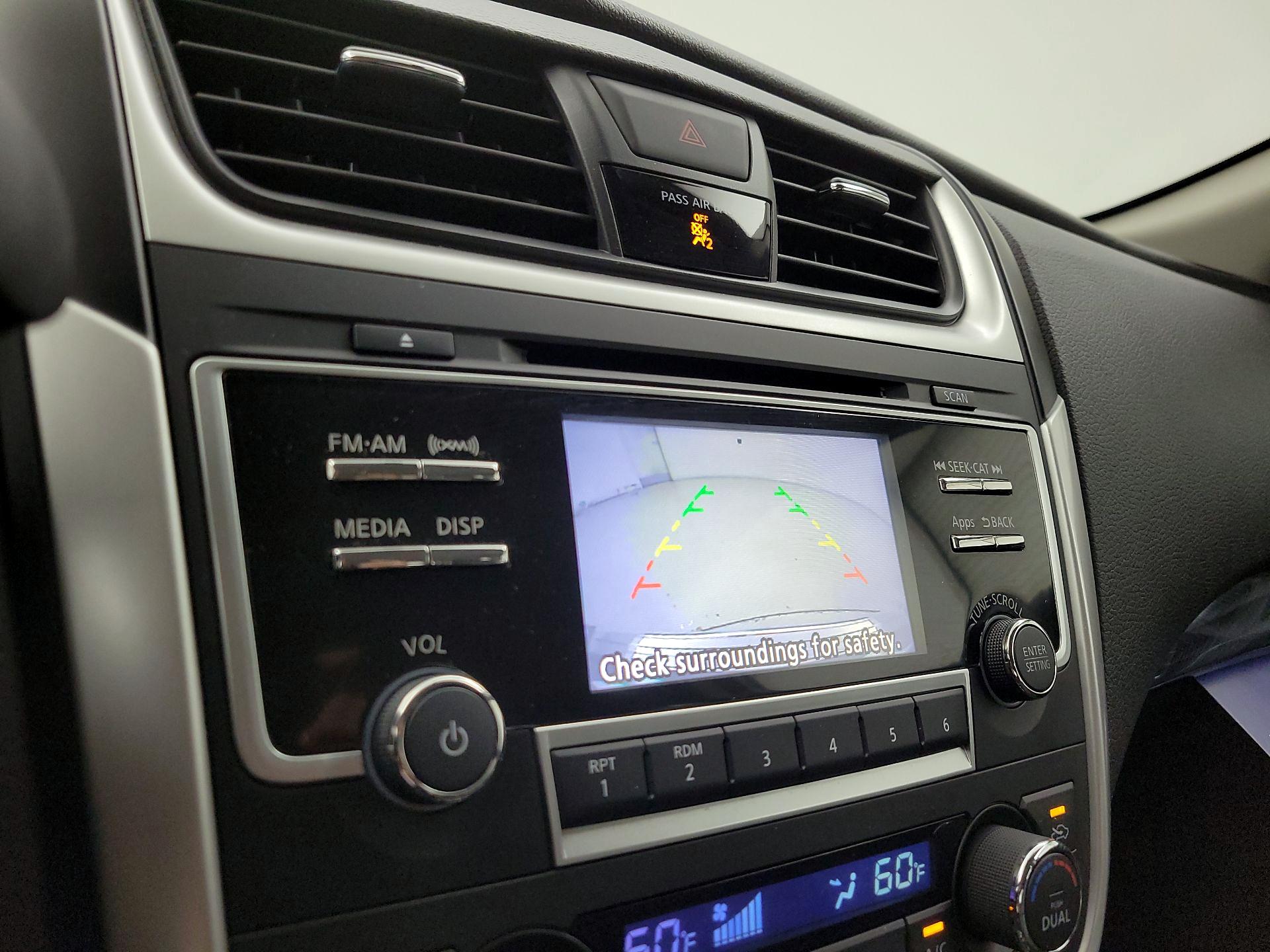 Thumbnail: 2016 Nissan Altima - 14