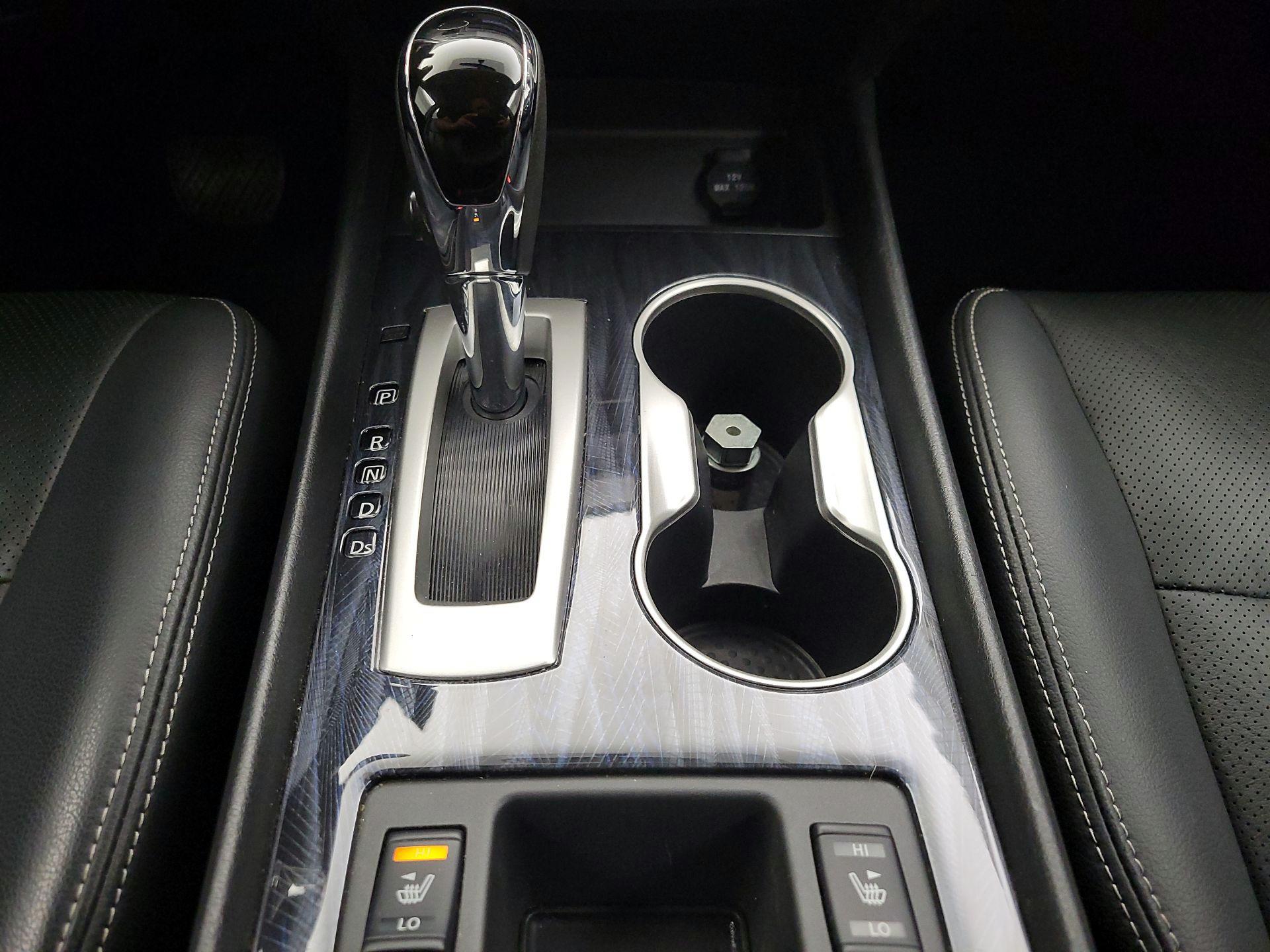 Thumbnail: 2016 Nissan Altima - 17