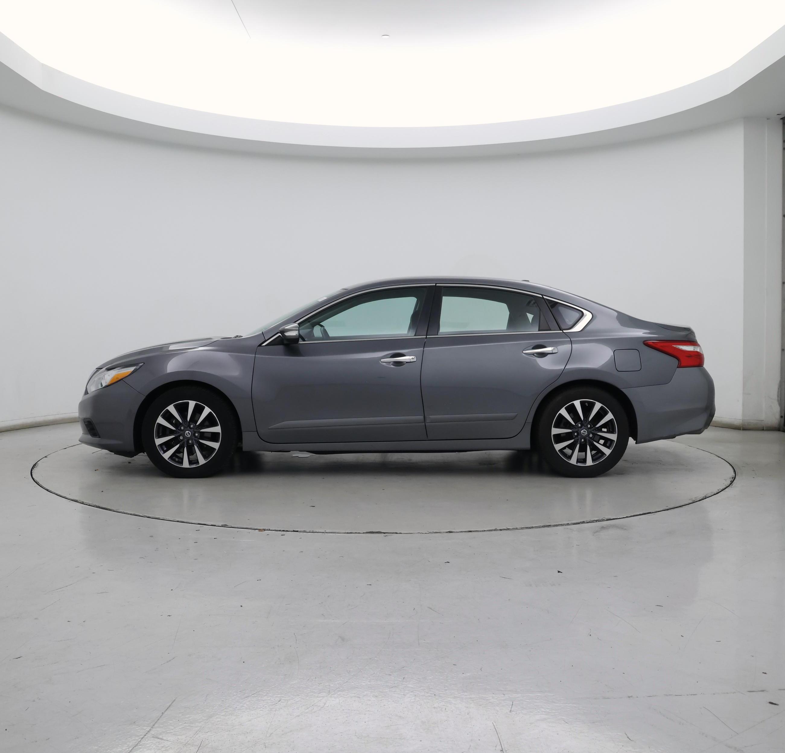 Thumbnail: 2016 Nissan Altima - 3