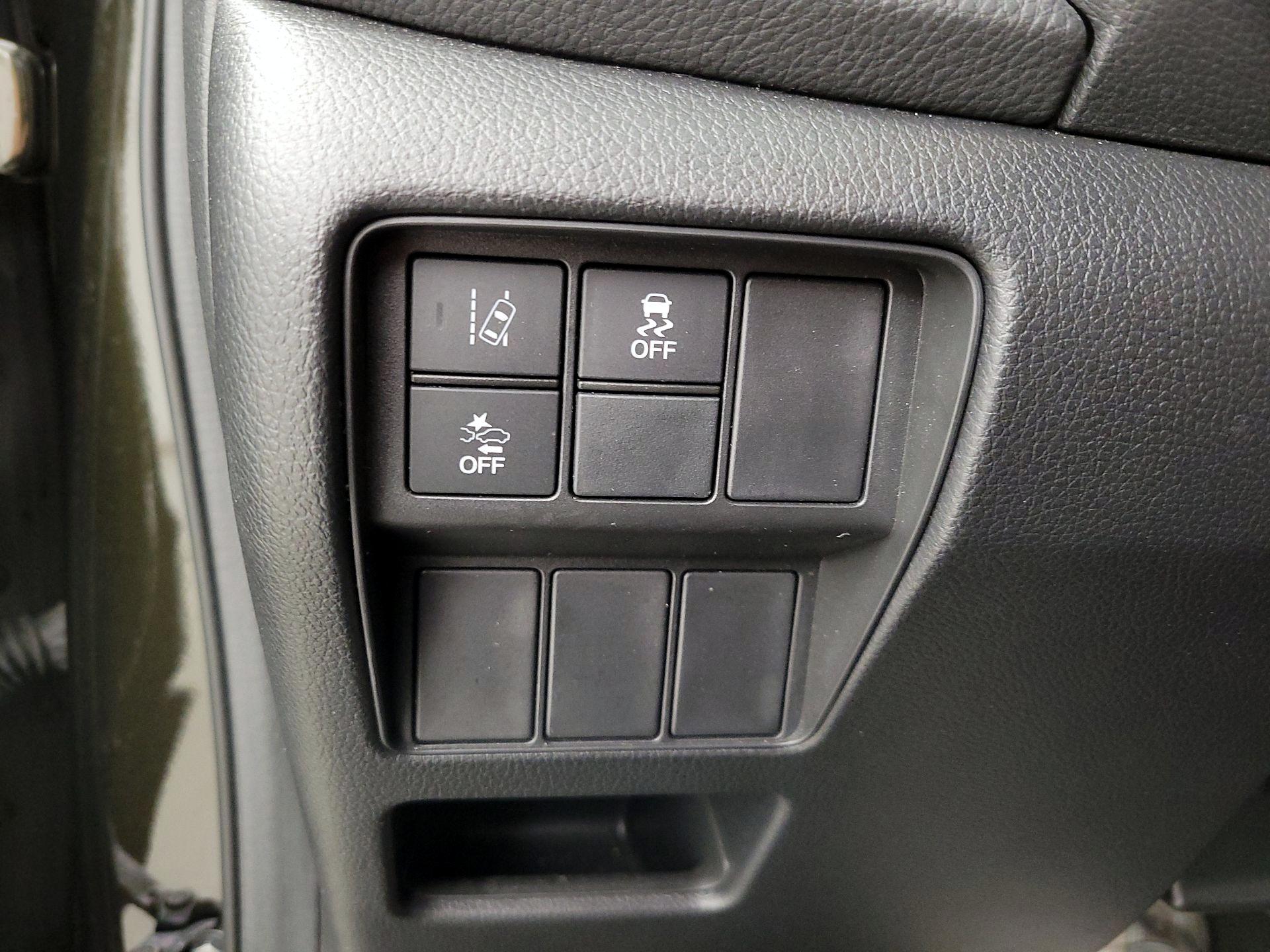 Thumbnail: 2017 Honda CR-V - 13