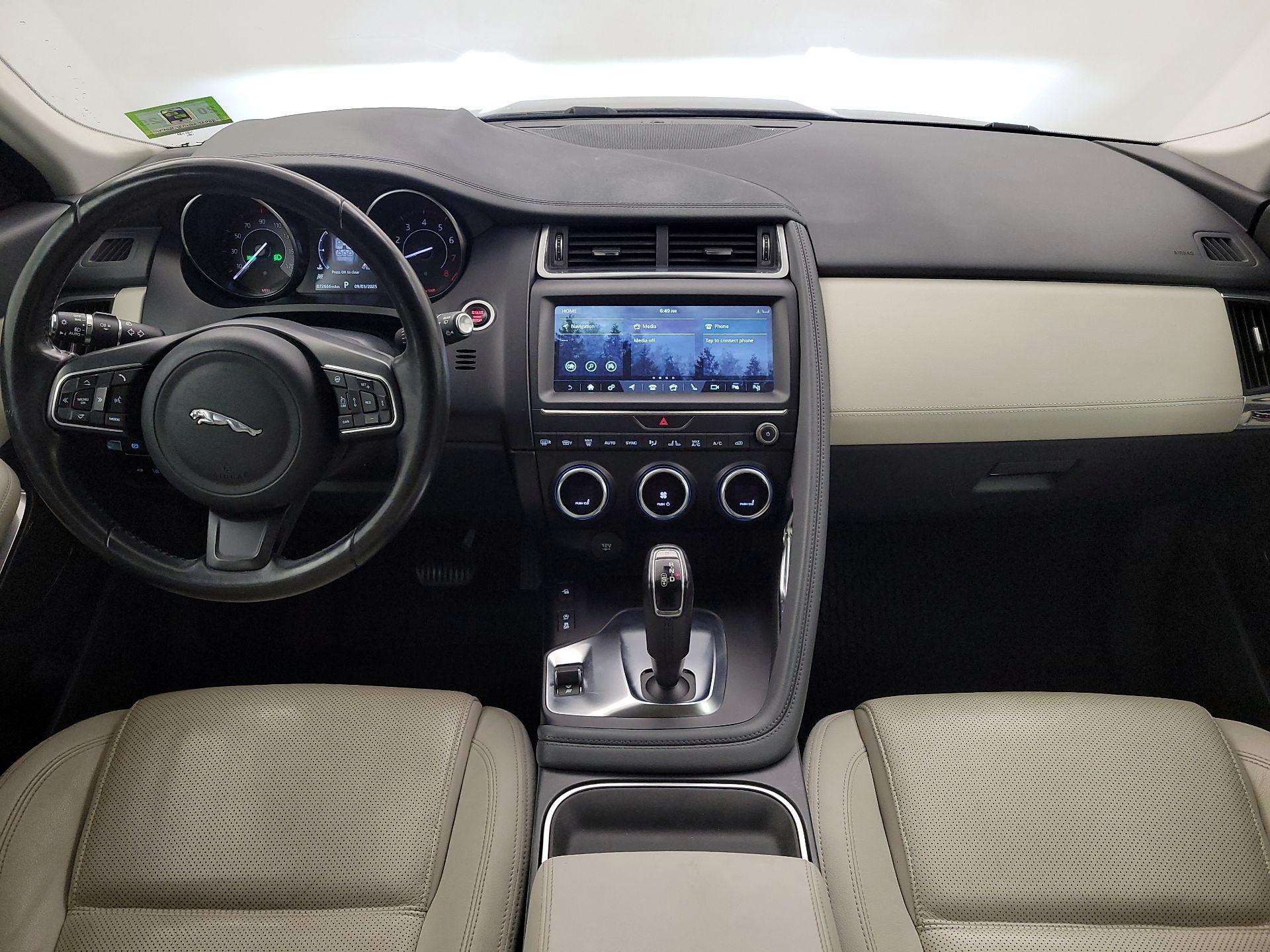 Thumbnail: 2018 Jaguar E-Pace - 9