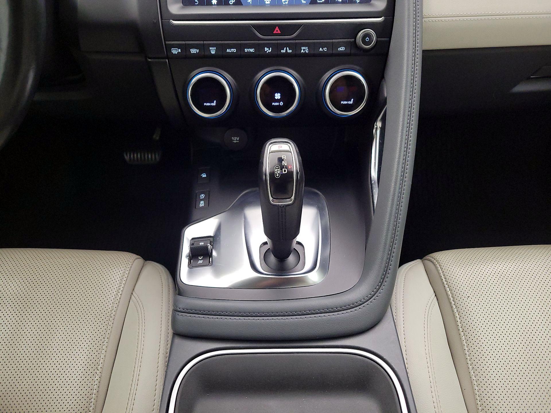 Thumbnail: 2018 Jaguar E-Pace - 18