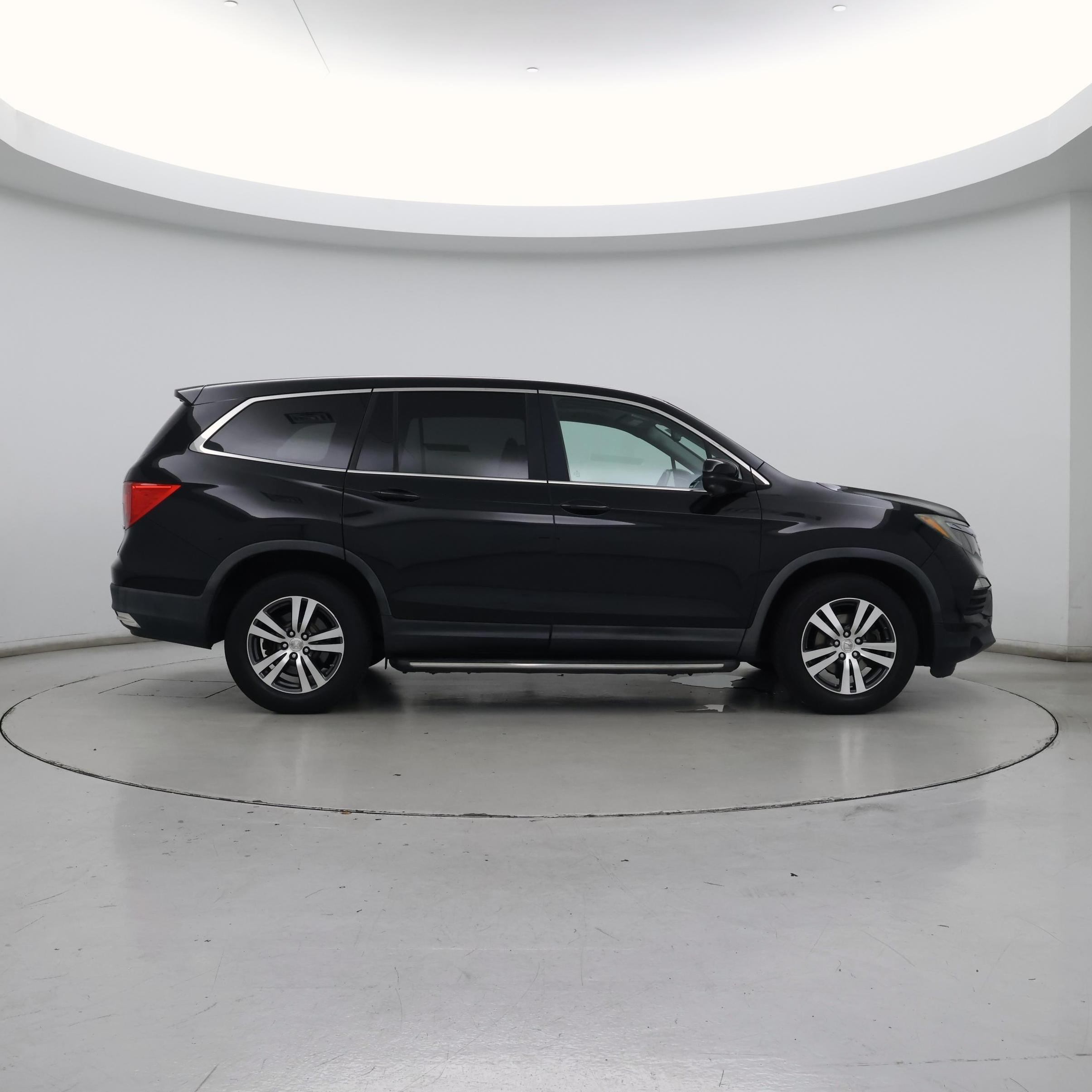 Thumbnail: 2017 Honda Pilot - 7